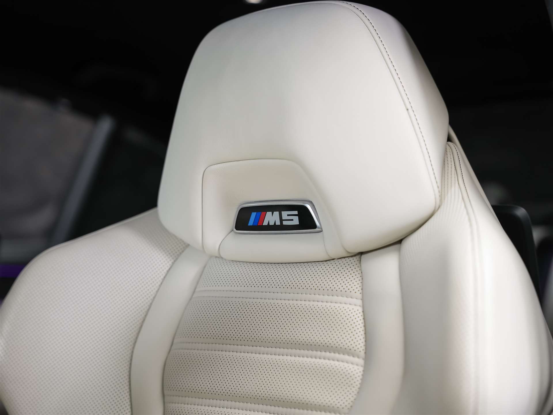 BMW M5 xDrive Competition Drivelogic *CH Auto*Massage*Keramik*Bowers&Wilkins*H&R*-image-10
