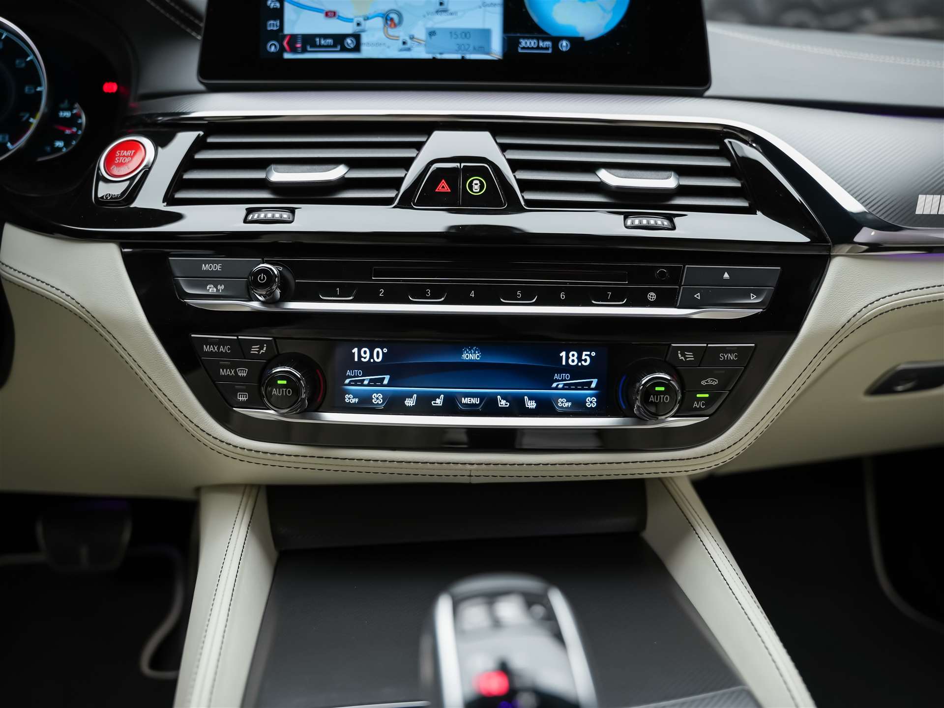 BMW M5 xDrive Competition Drivelogic *CH Auto*Massage*Keramik*Bowers&Wilkins*H&R*-image-24