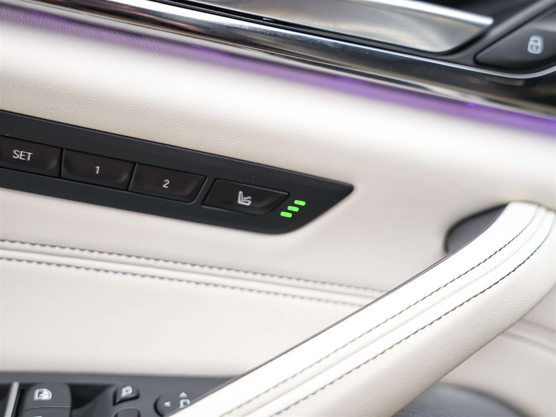 BMW M5 xDrive Competition Drivelogic *CH Auto*Massage*Keramik*Bowers&Wilkins*H&R*-image-28