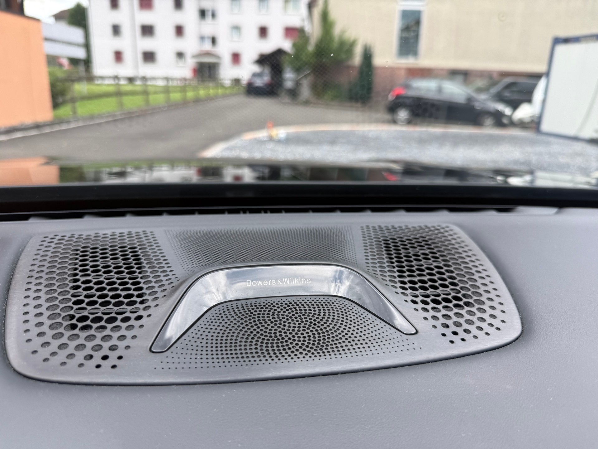 BMW 750i xDrive Steptronic-image-11