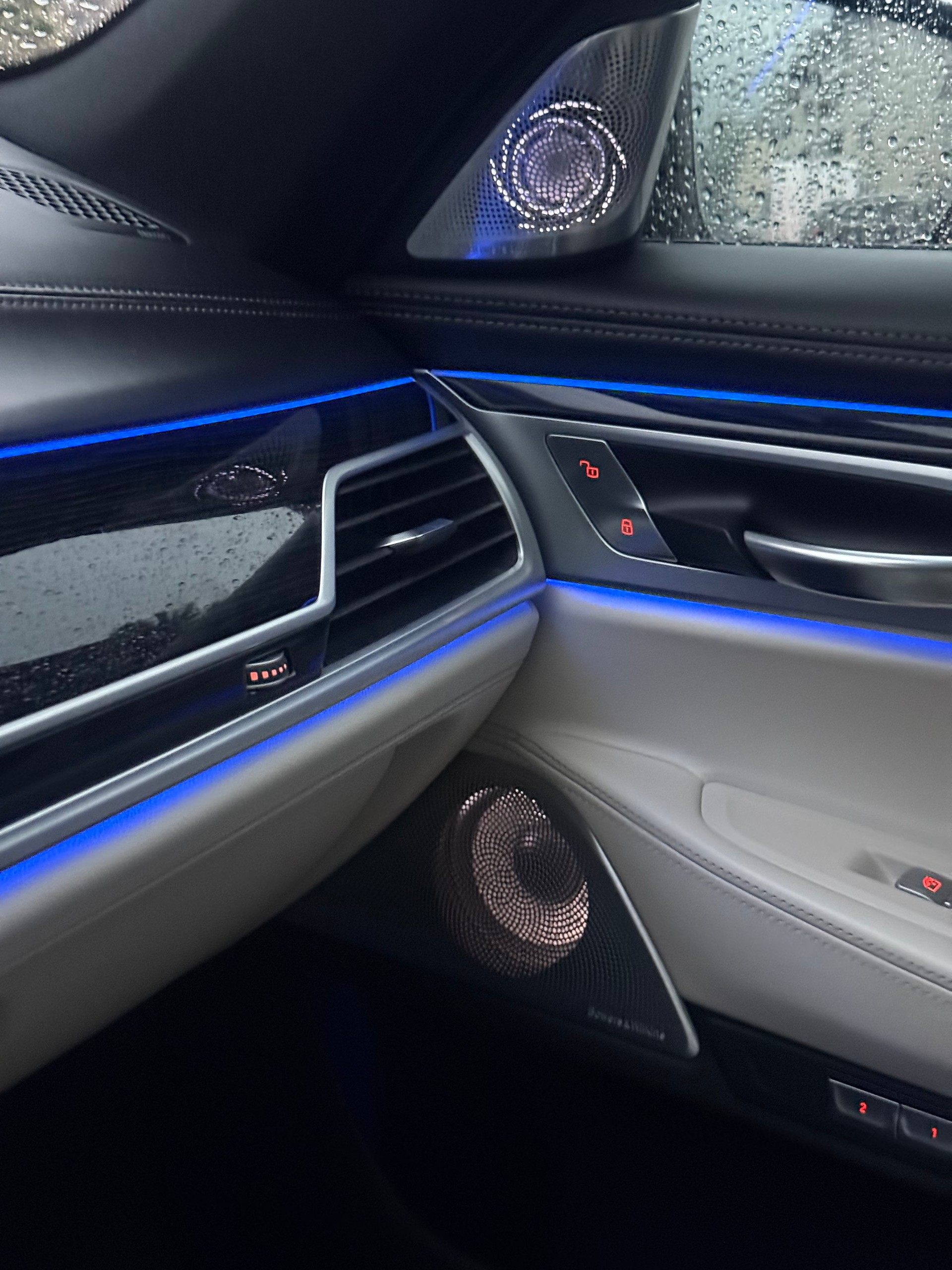 BMW 750i xDrive Steptronic-image-9