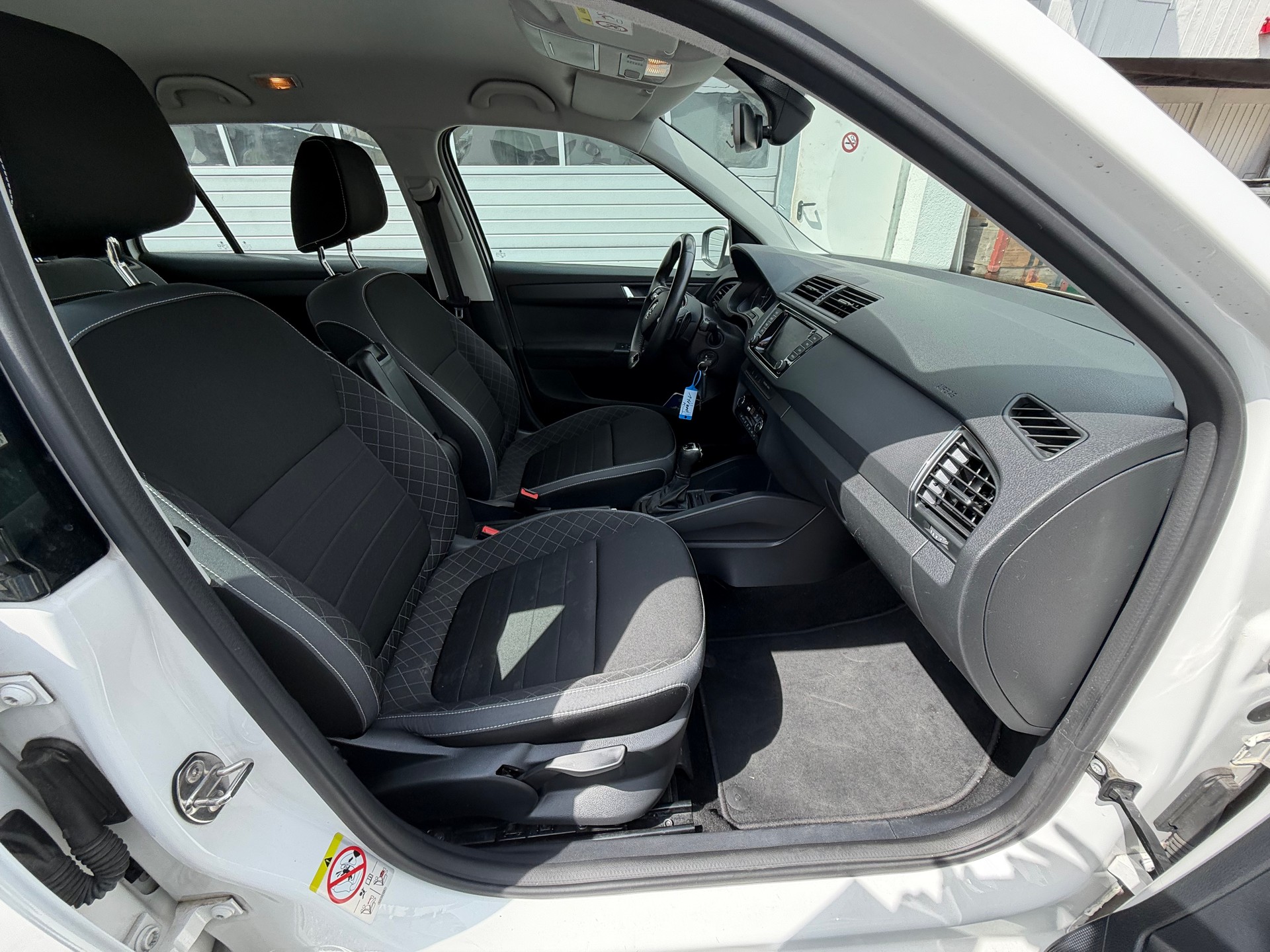 SKODA Fabia Combi 1.0 TSI Ambition DSG-image-9