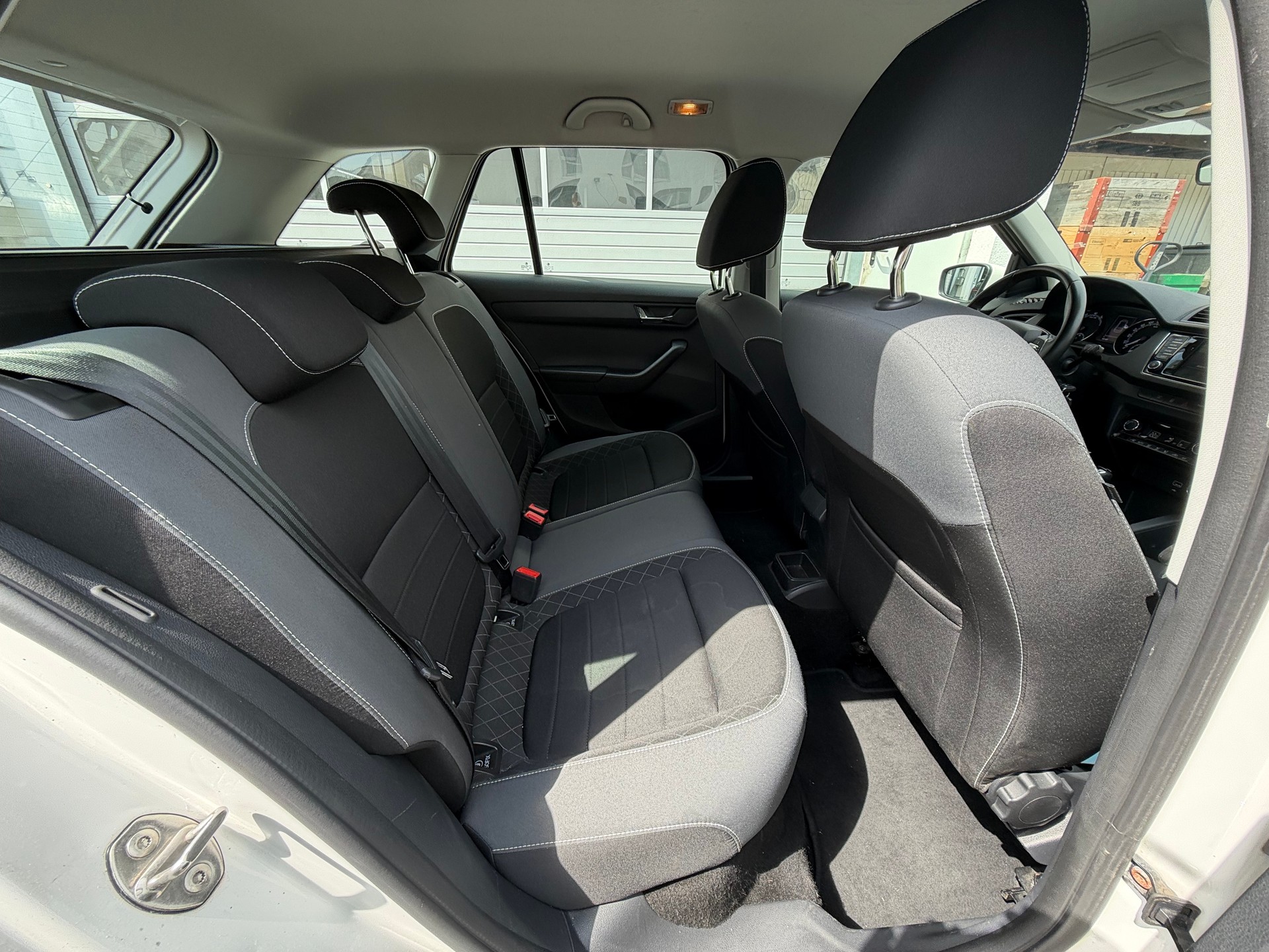 SKODA Fabia Combi 1.0 TSI Ambition DSG-image-10