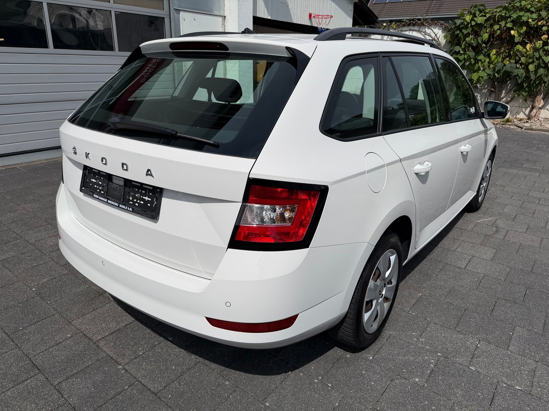 SKODA Fabia Combi 1.0 TSI Ambition DSG-image-7