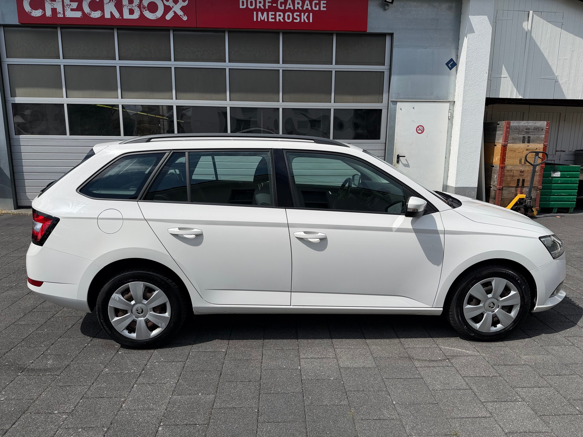 SKODA Fabia Combi 1.0 TSI Ambition DSG-image-3