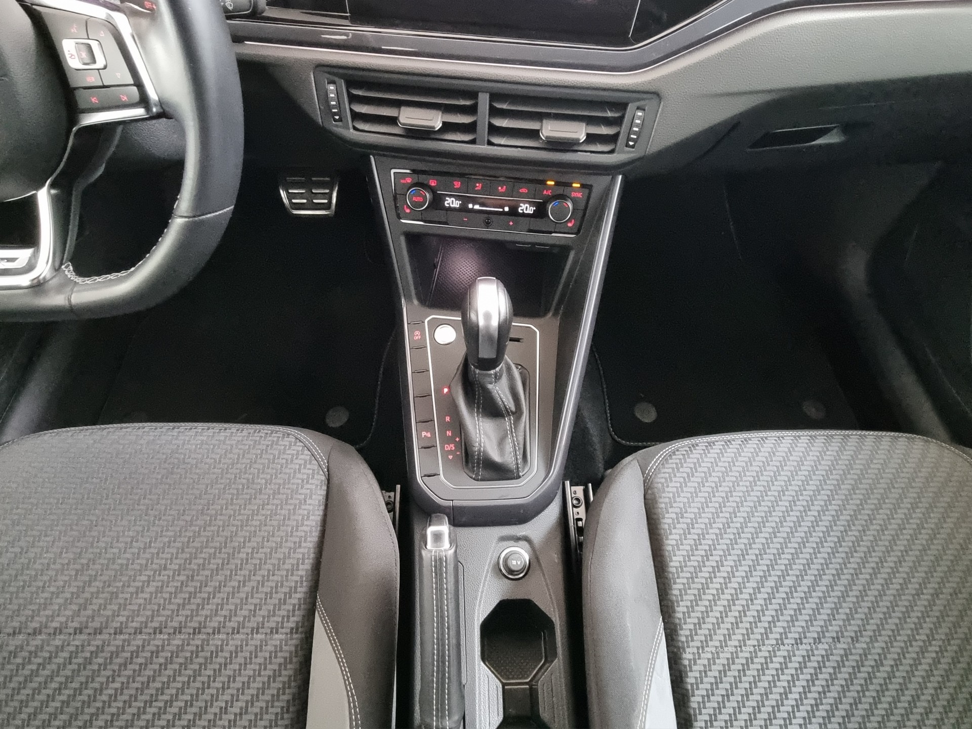 VW Polo 1.0 TSI R-Line DSG-image-9