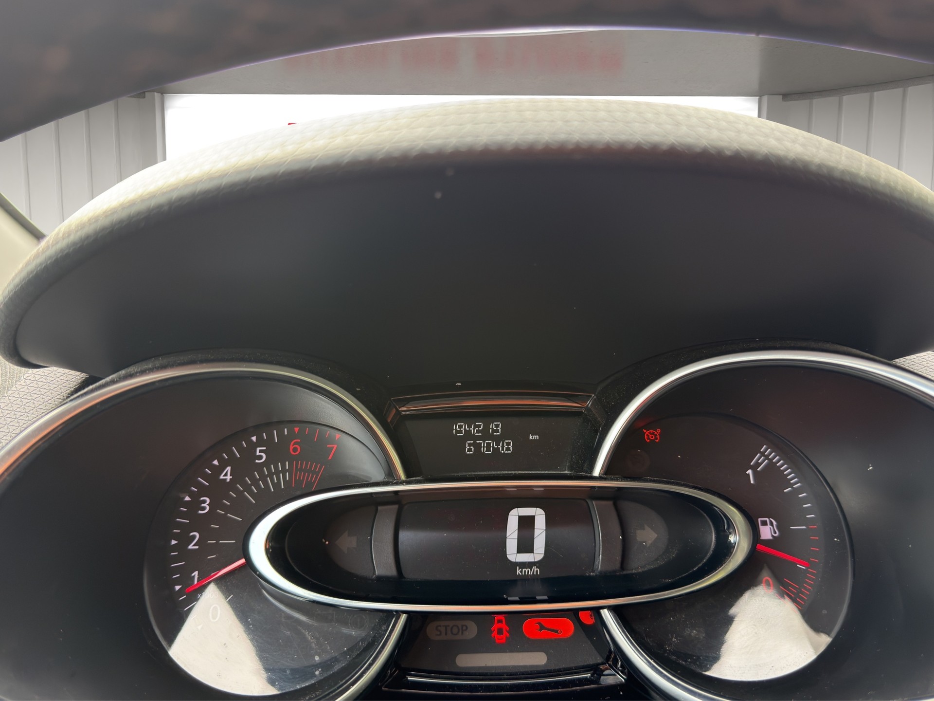 RENAULT Clio 0.9 12V Swiss Edition-image-7