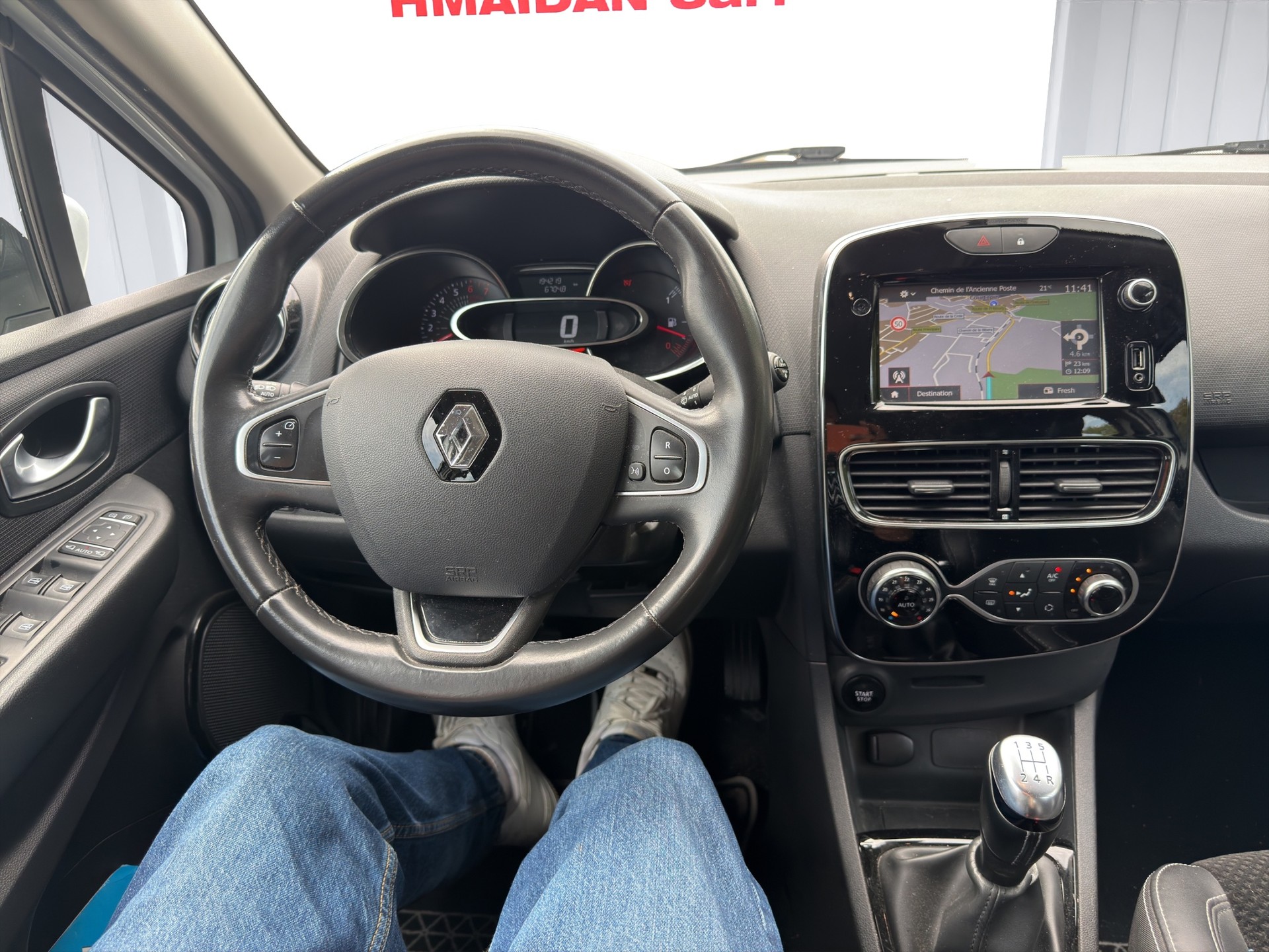 RENAULT Clio 0.9 12V Swiss Edition-image-6