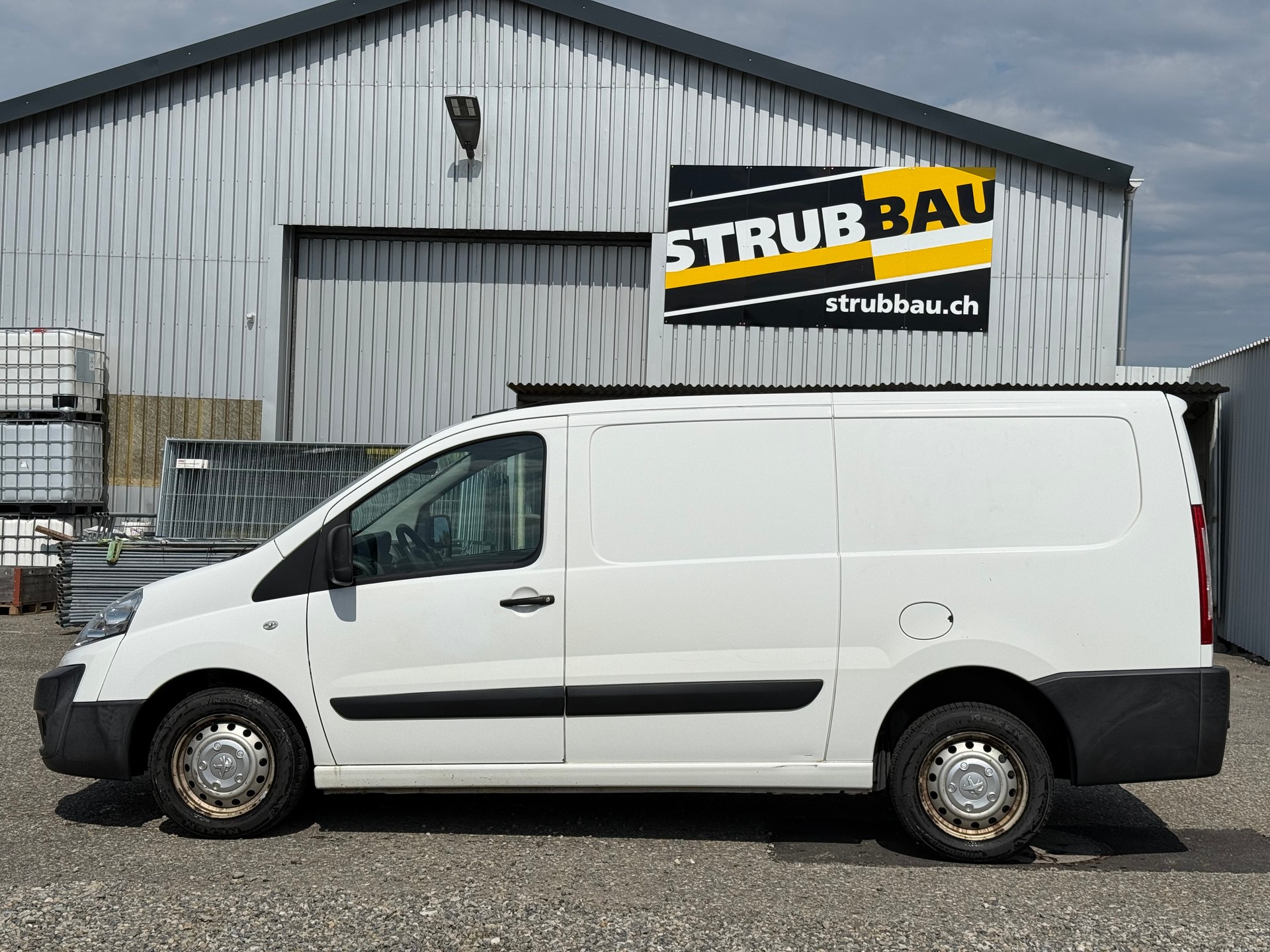 PEUGEOT Expert 2.0 HDi 229 L2H1-image-2