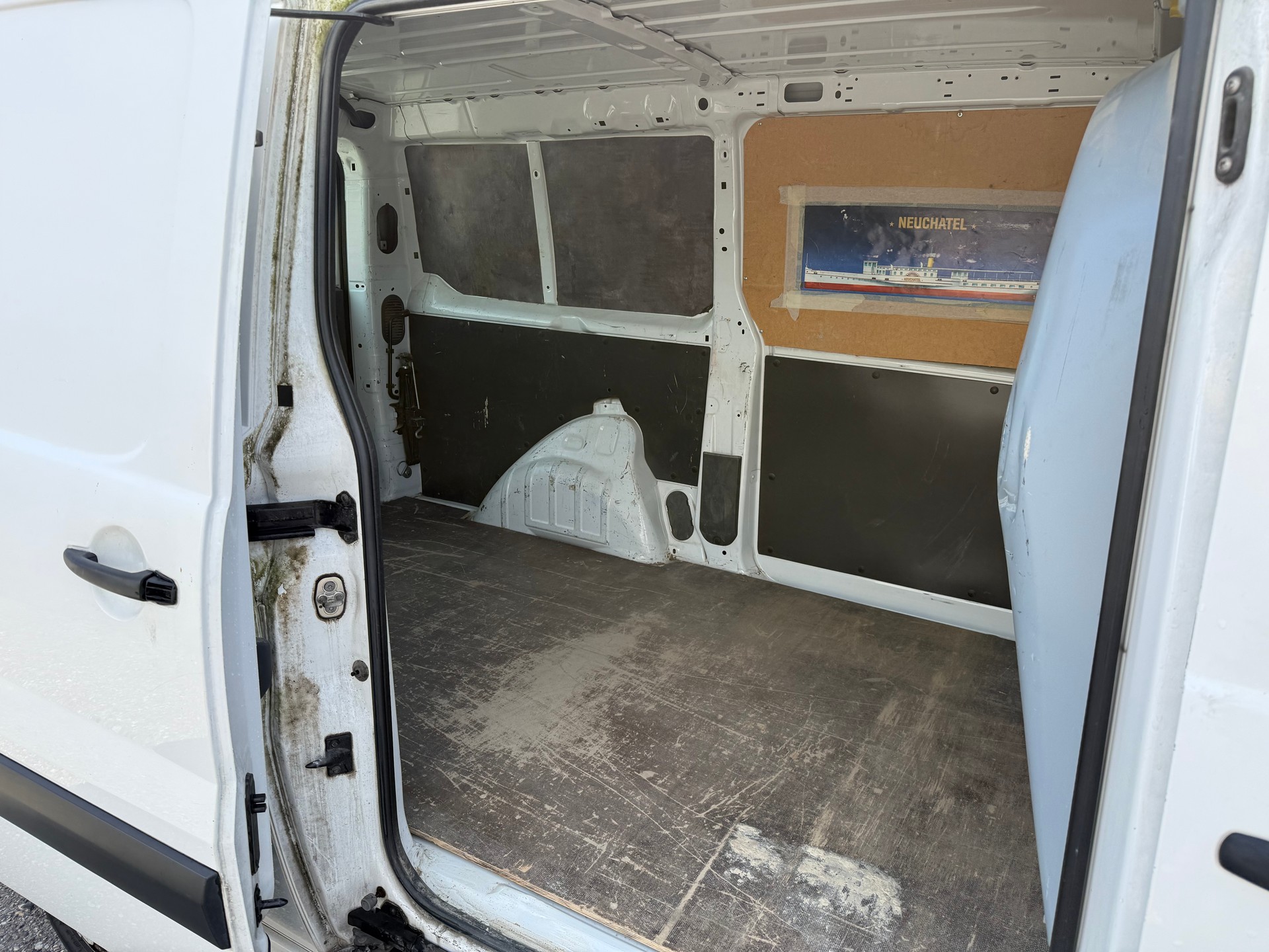 PEUGEOT Expert 2.0 HDi 229 L2H1-image-9