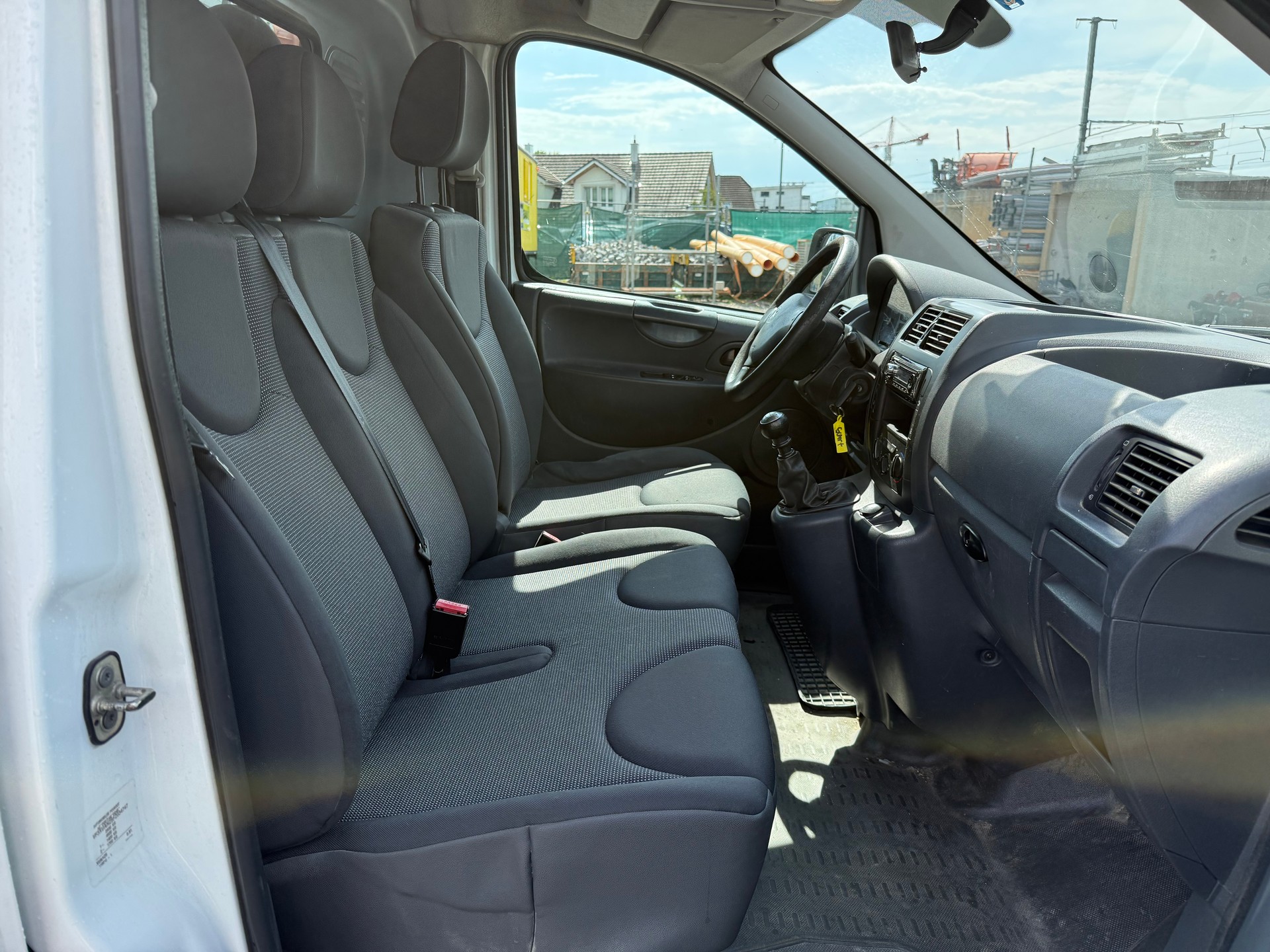 PEUGEOT Expert 2.0 HDi 229 L2H1-image-11
