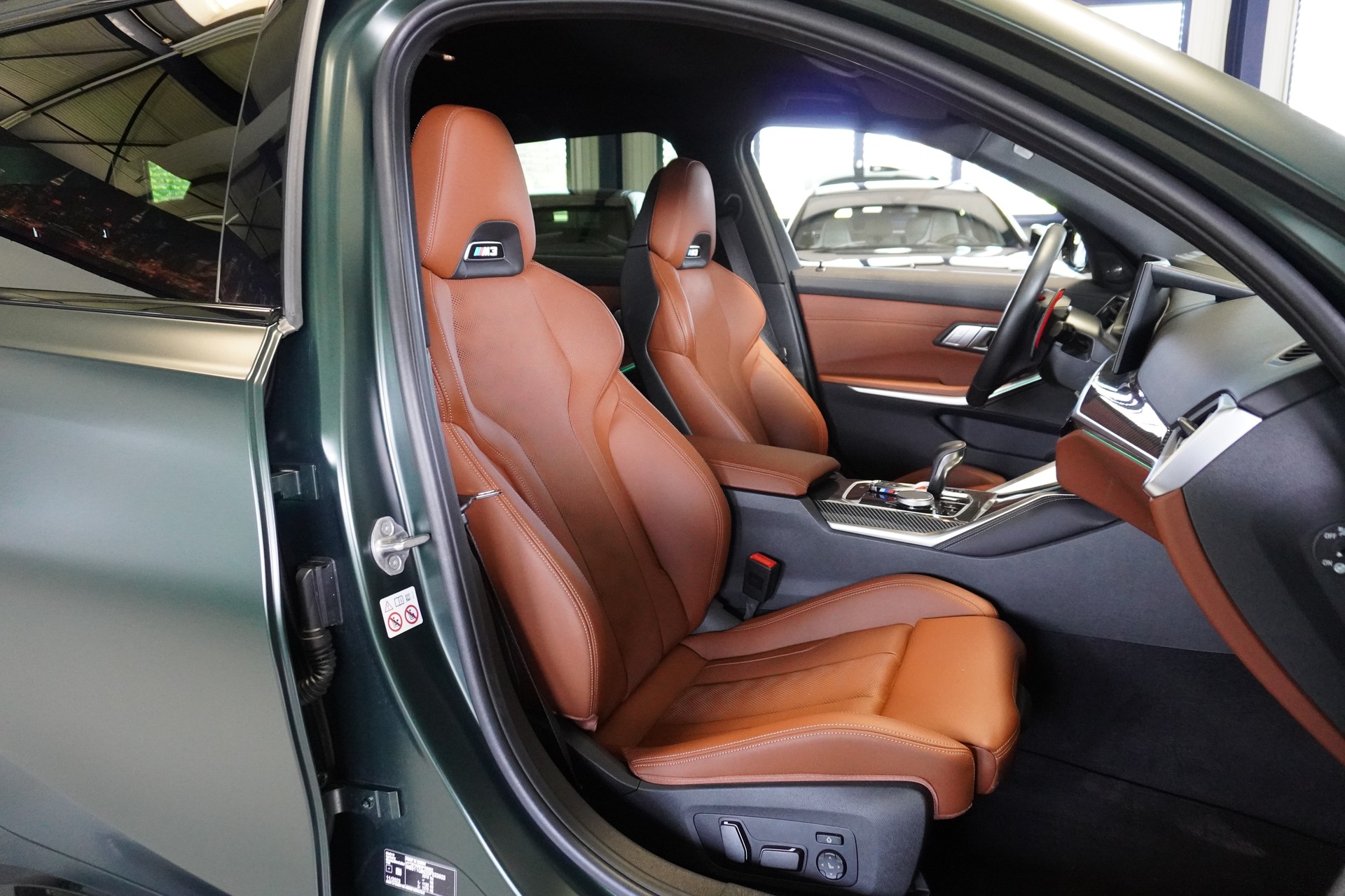 BMW M3 Touring xDrive Competition M // SONDERLACKIERUNG FROZEN DEEP GREEN // AKRAPOVIC SPORTAUSPUFF //-image-9