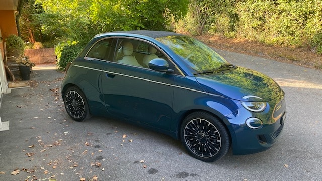 FIAT 500 Cabrio La Prima Elektro-image-1
