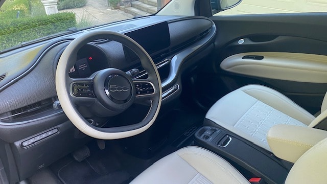 FIAT 500 Cabrio La Prima Elektro-image-9