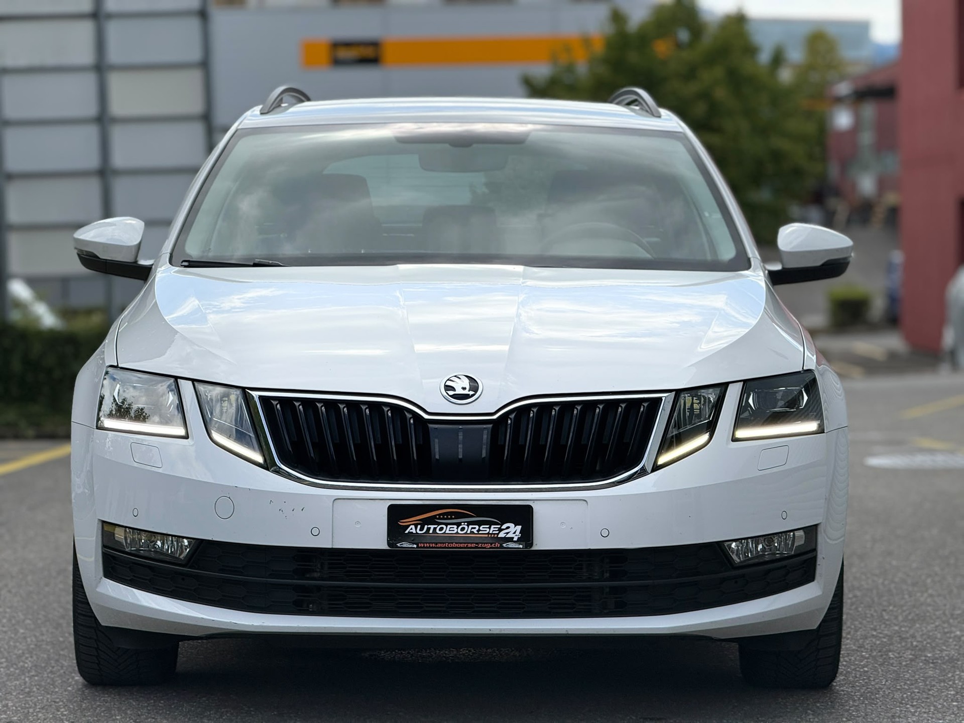 SKODA Octavia Combi 2.0 TDI 184 Ambition 4x4 DSG-showroom-element-2