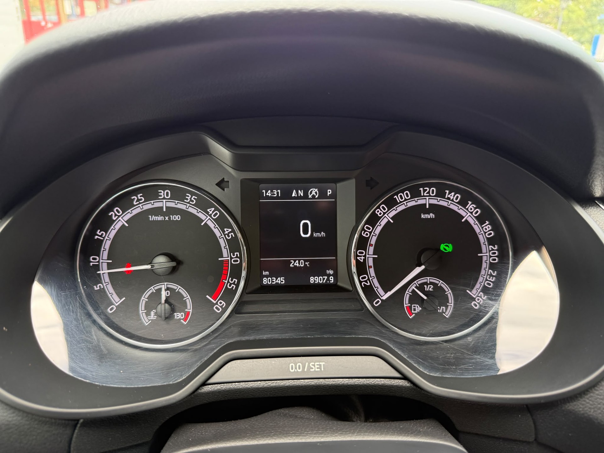 SKODA Octavia Combi 2.0 TDI 184 Ambition 4x4 DSG-image-17