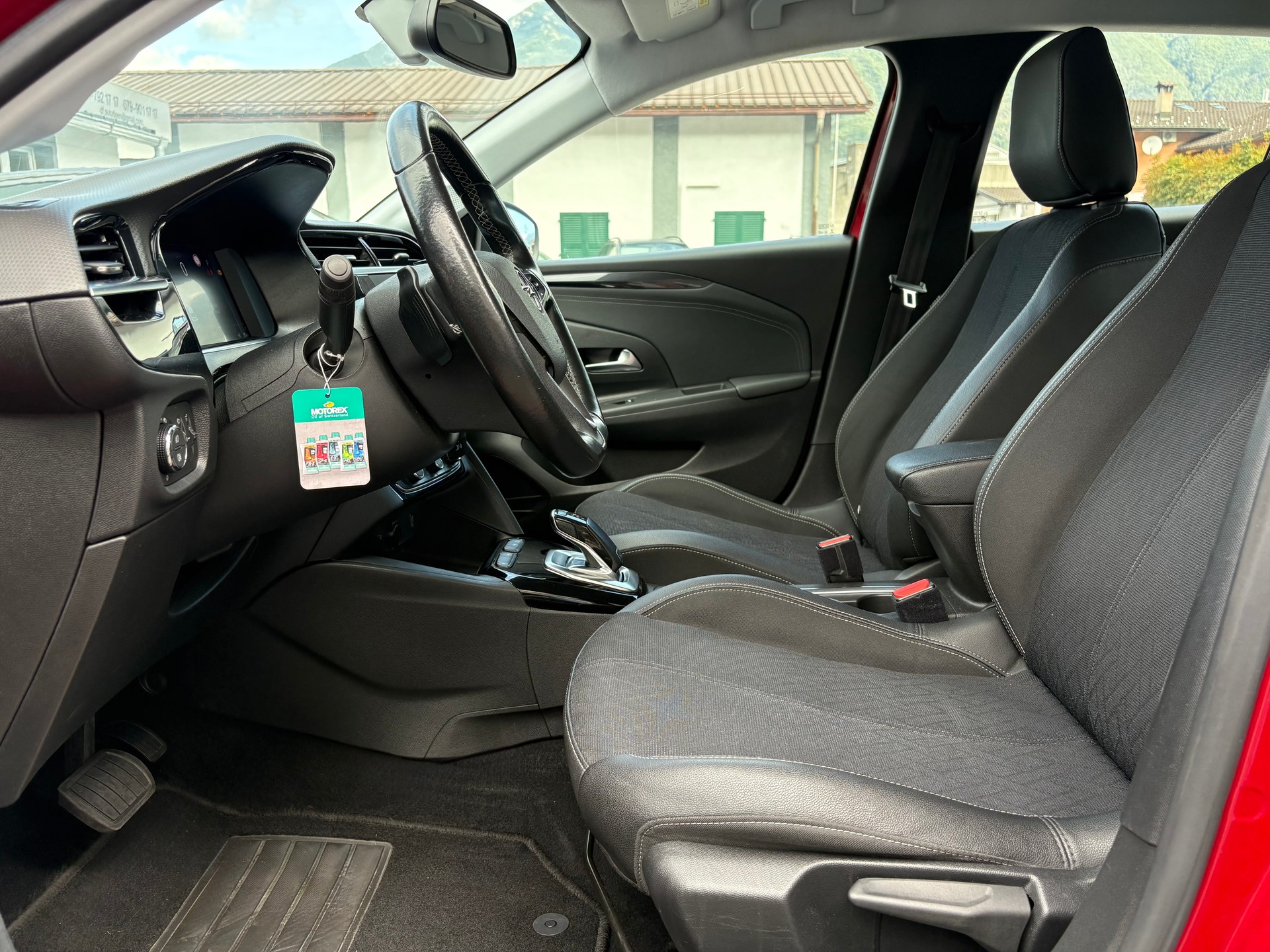 OPEL Corsa 1.2 TP Elegance-image-8