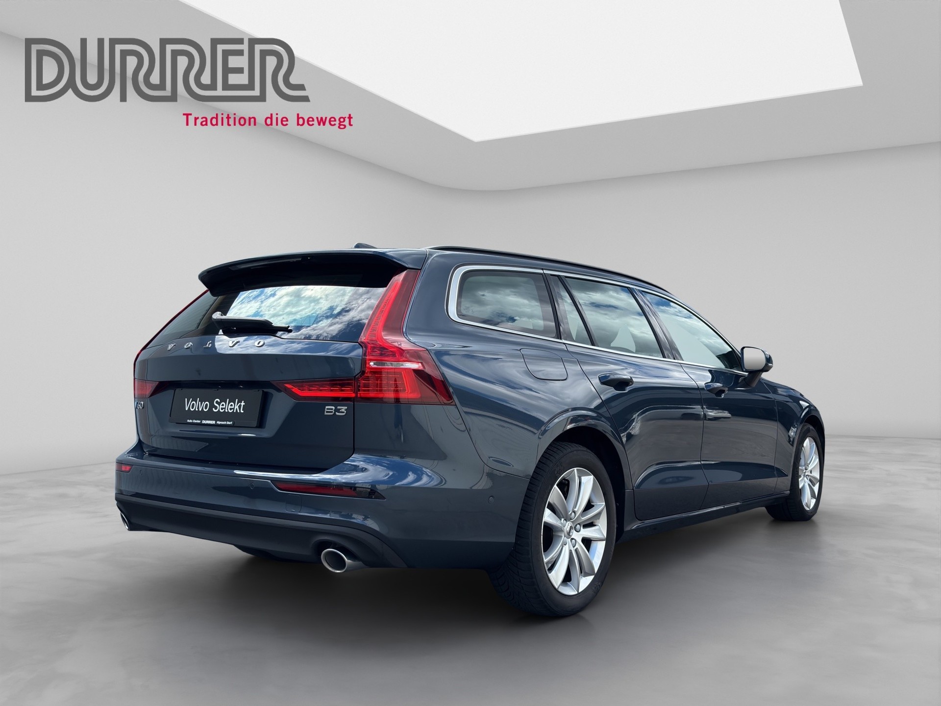VOLVO V60 2.0 B3 Momentum-image-3
