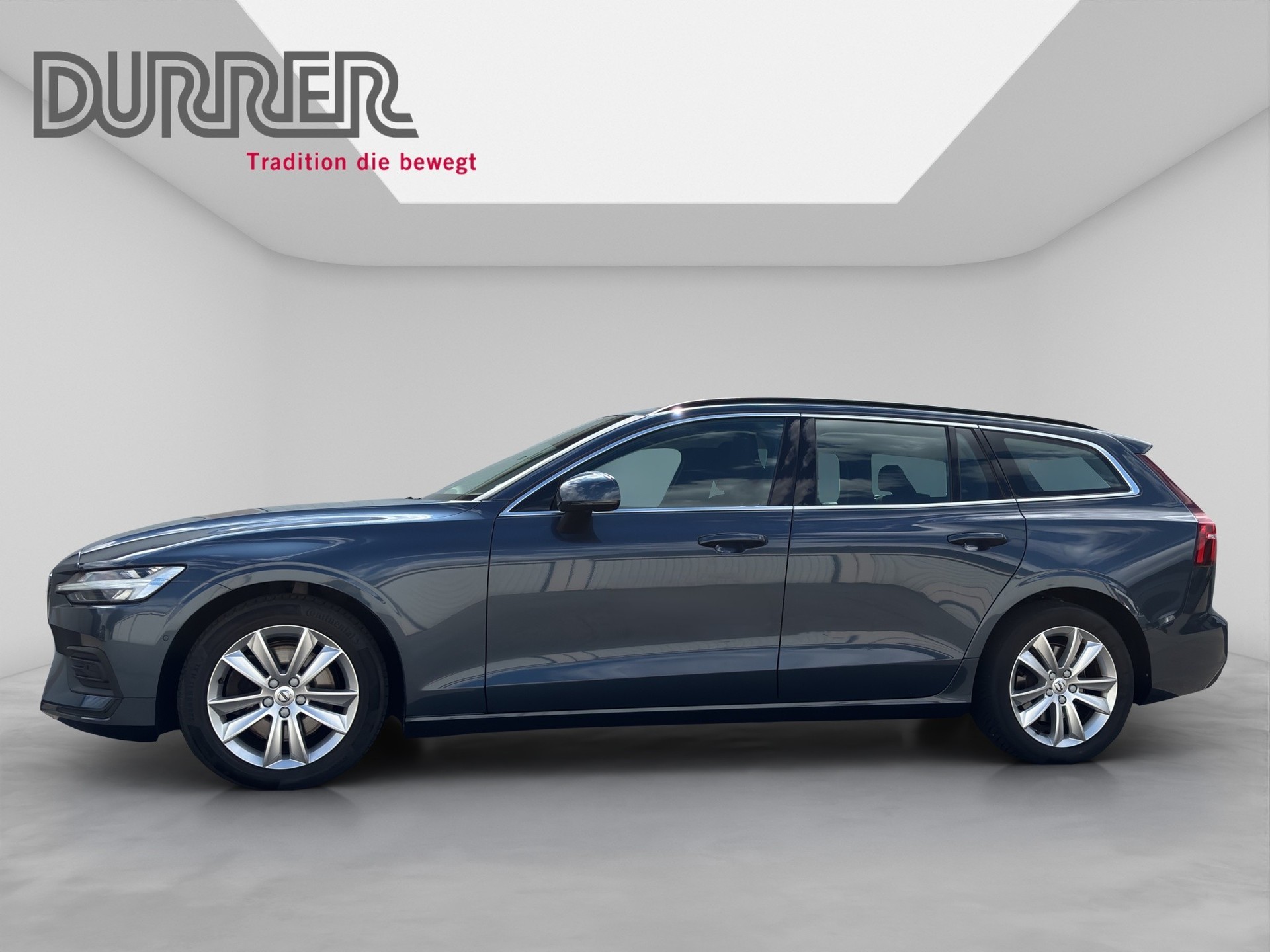 VOLVO V60 2.0 B3 Momentum-image-1