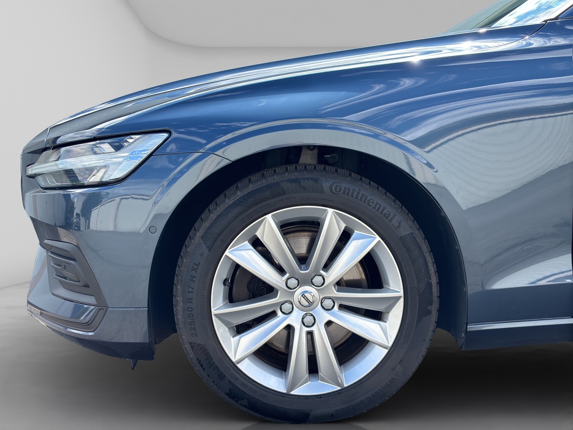 VOLVO V60 2.0 B3 Momentum-image-8