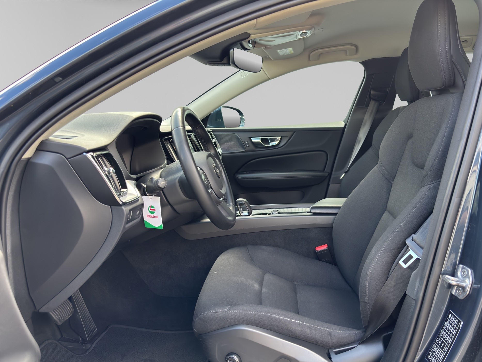 VOLVO V60 2.0 B3 Momentum-image-9