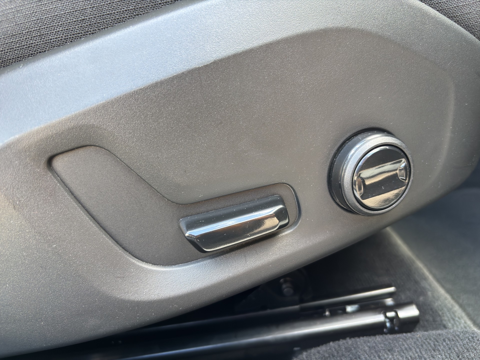 VOLVO V60 2.0 B3 Momentum-image-19