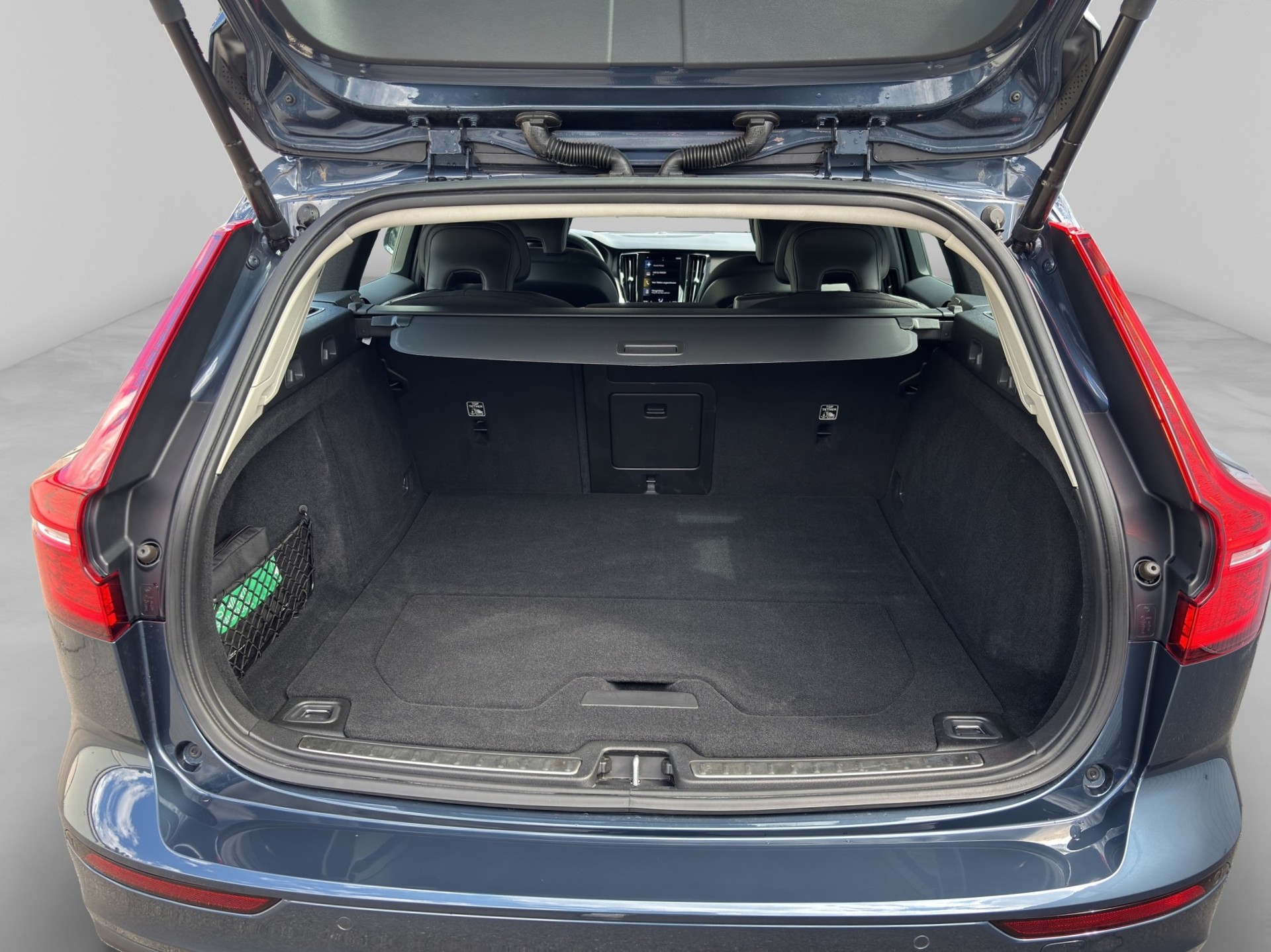 VOLVO V60 2.0 B3 Momentum-image-15