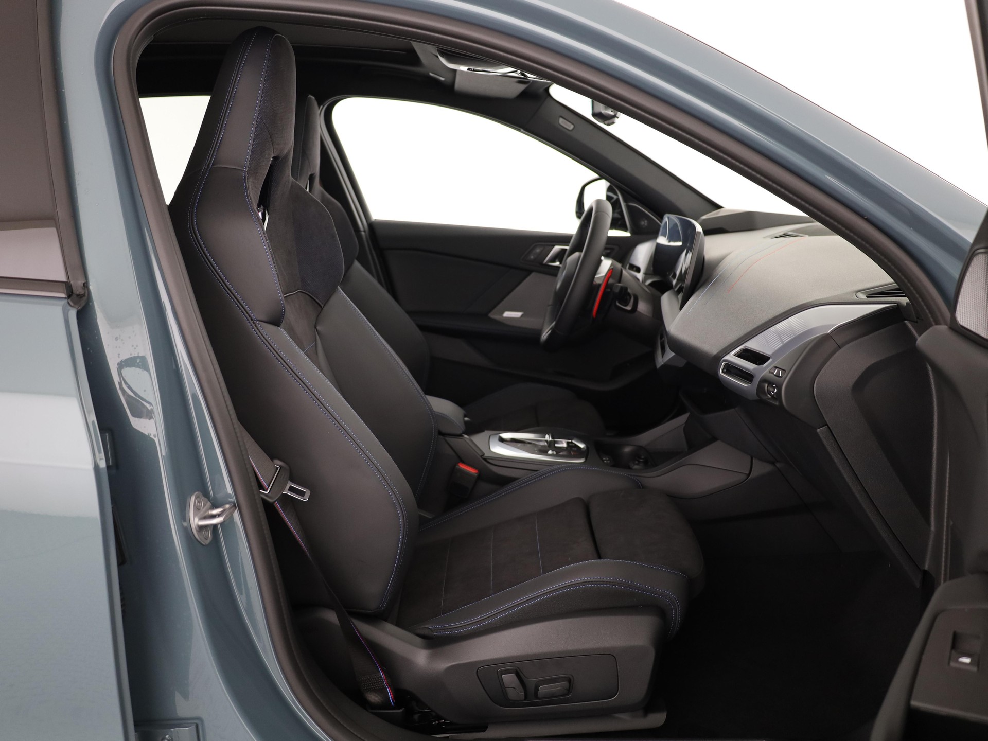 BMW M135i xDrive-image-16