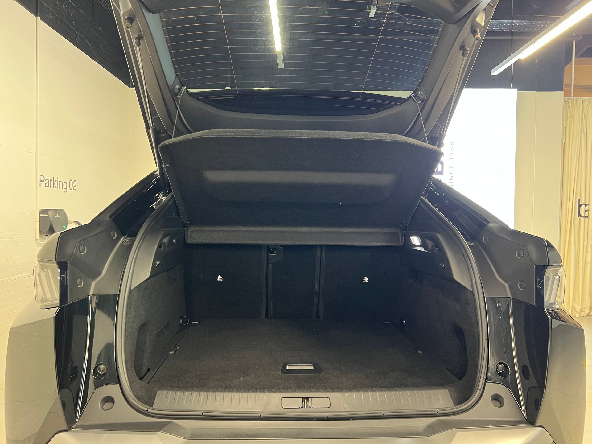 PEUGEOT 3008 1.2 Hybrid Allure-image-11