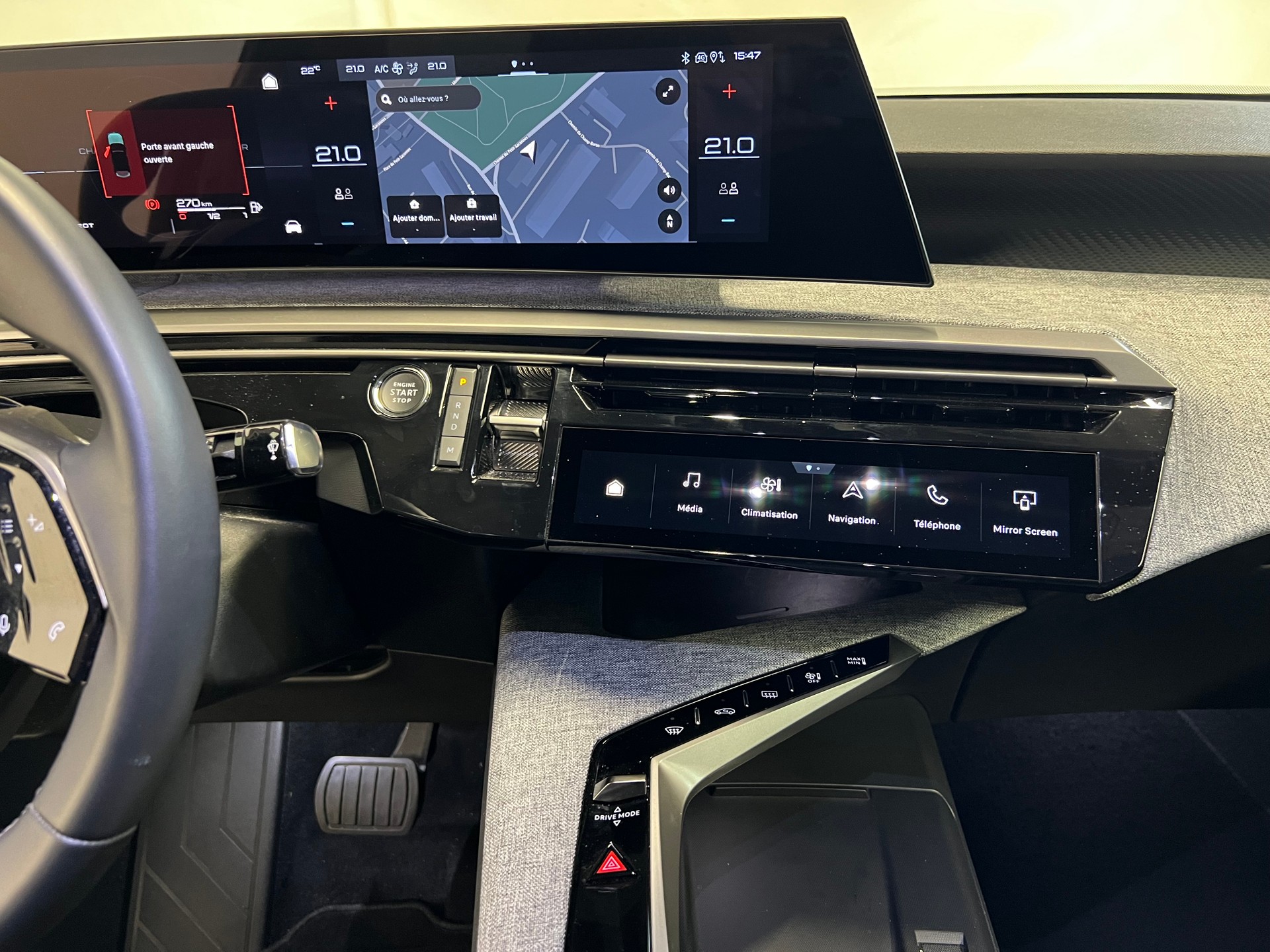 PEUGEOT 3008 1.2 Hybrid Allure-image-4