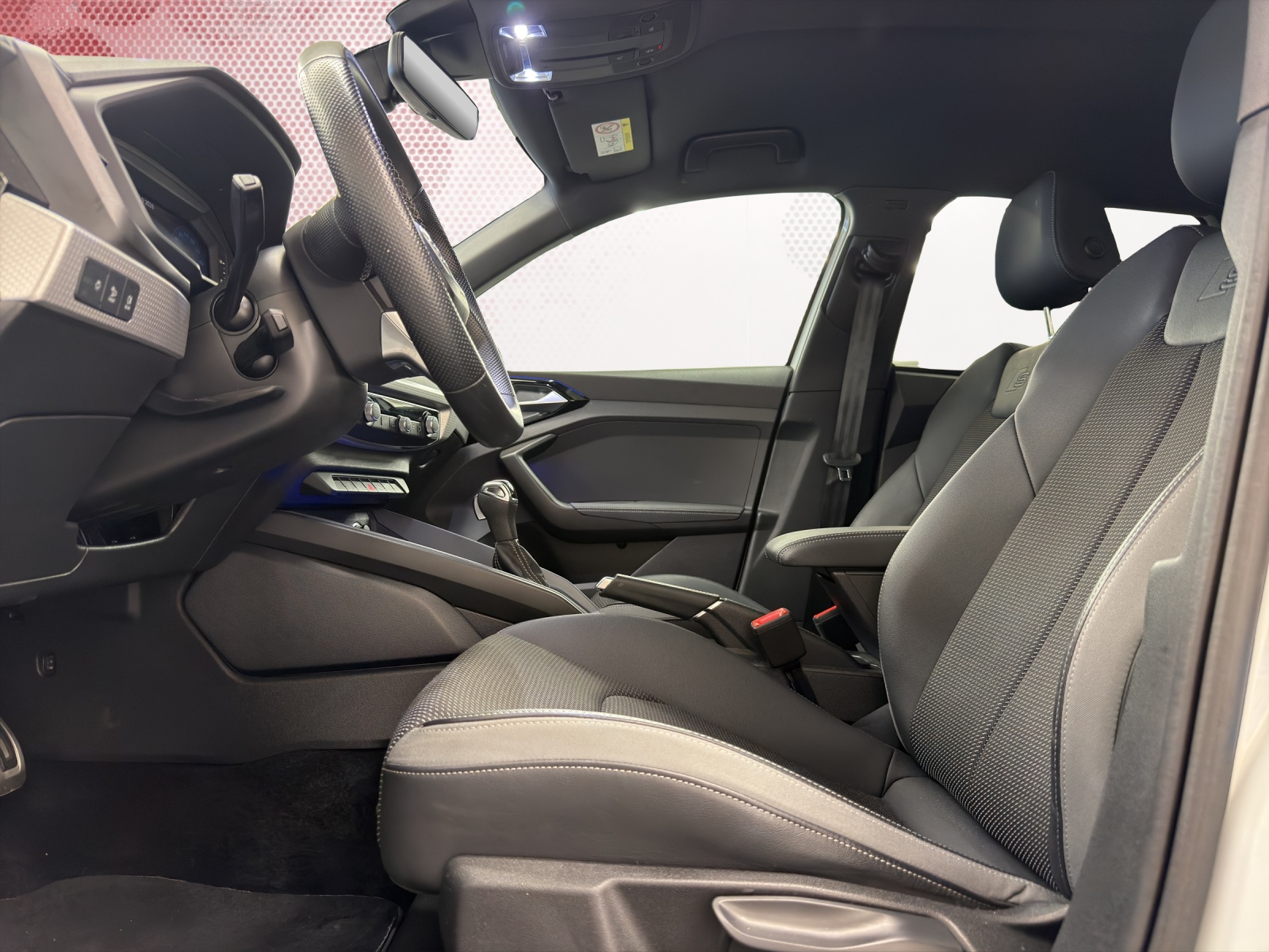AUDI A1 Sportback 30 TFSI S Line Attraction S-tronic * CH-Fahrzeug *-image-10