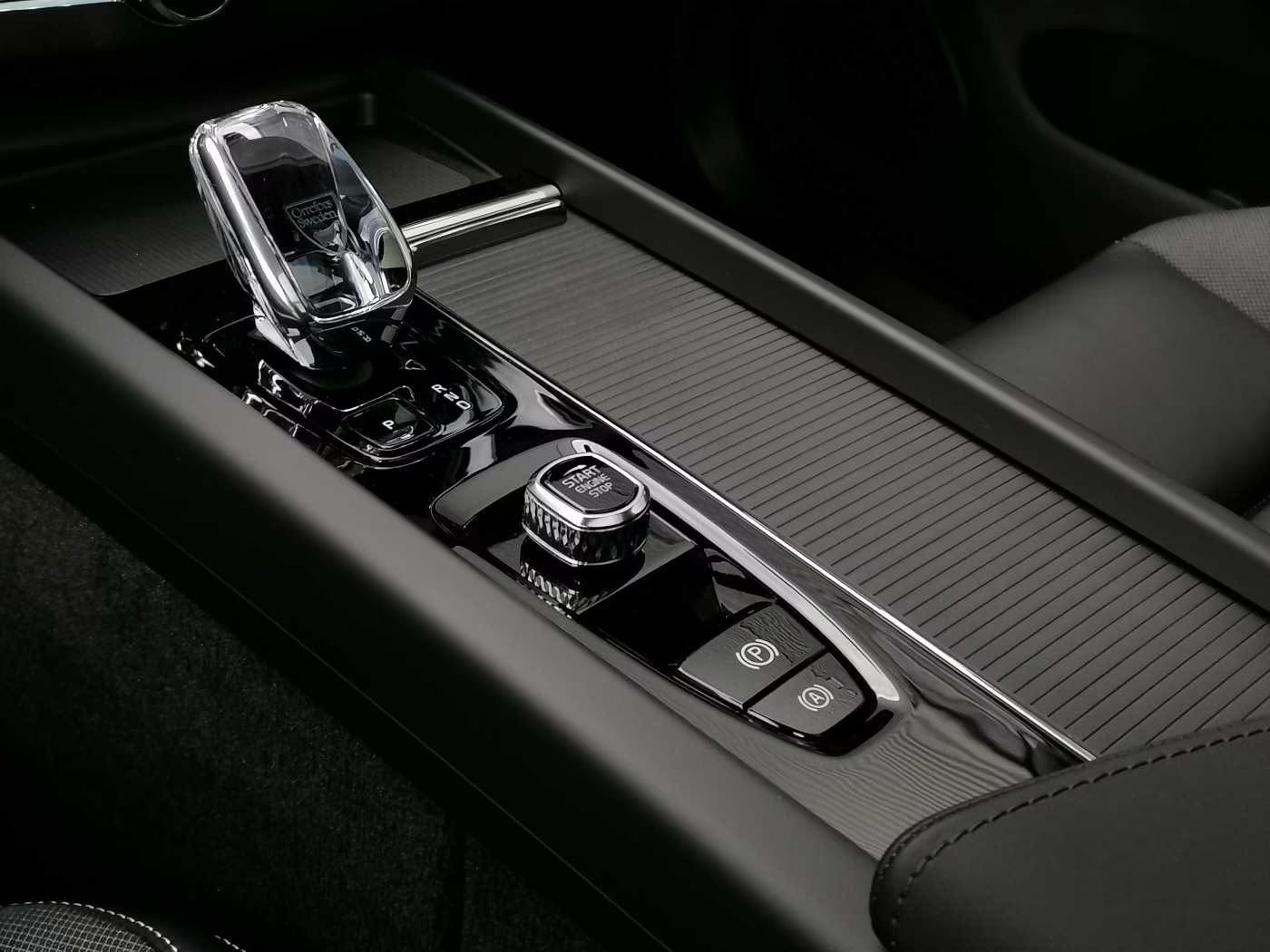 VOLVO XC60 T8 eAWD Plus Black Edition MY26-image-26