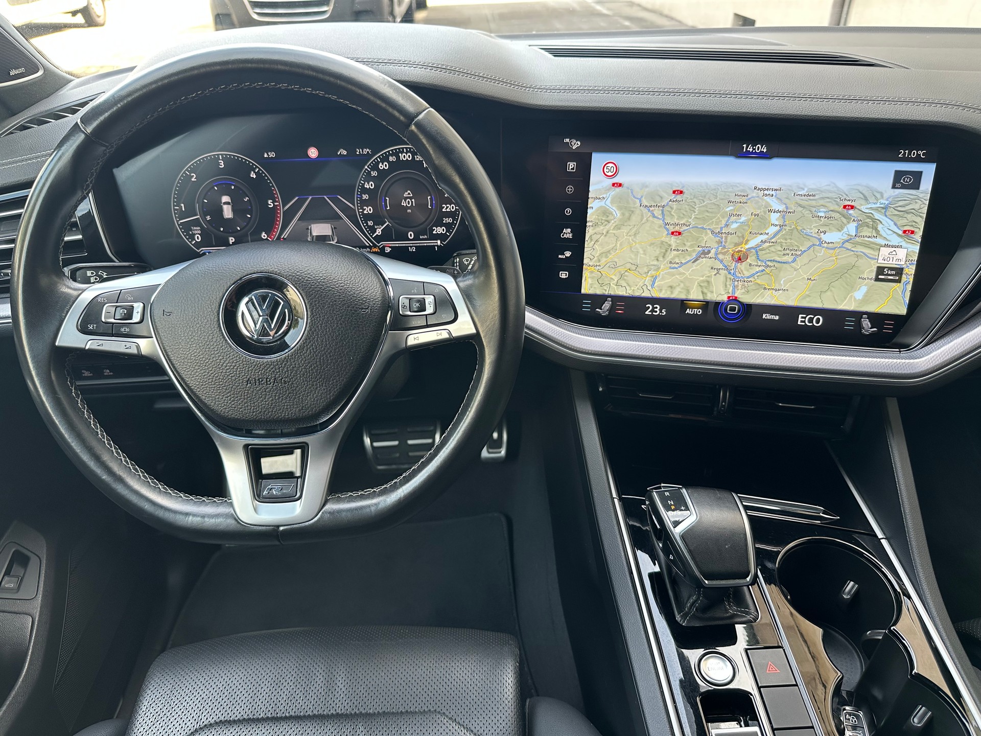 VW Touareg 3.0 TDI R Line Tiptronic-image-10
