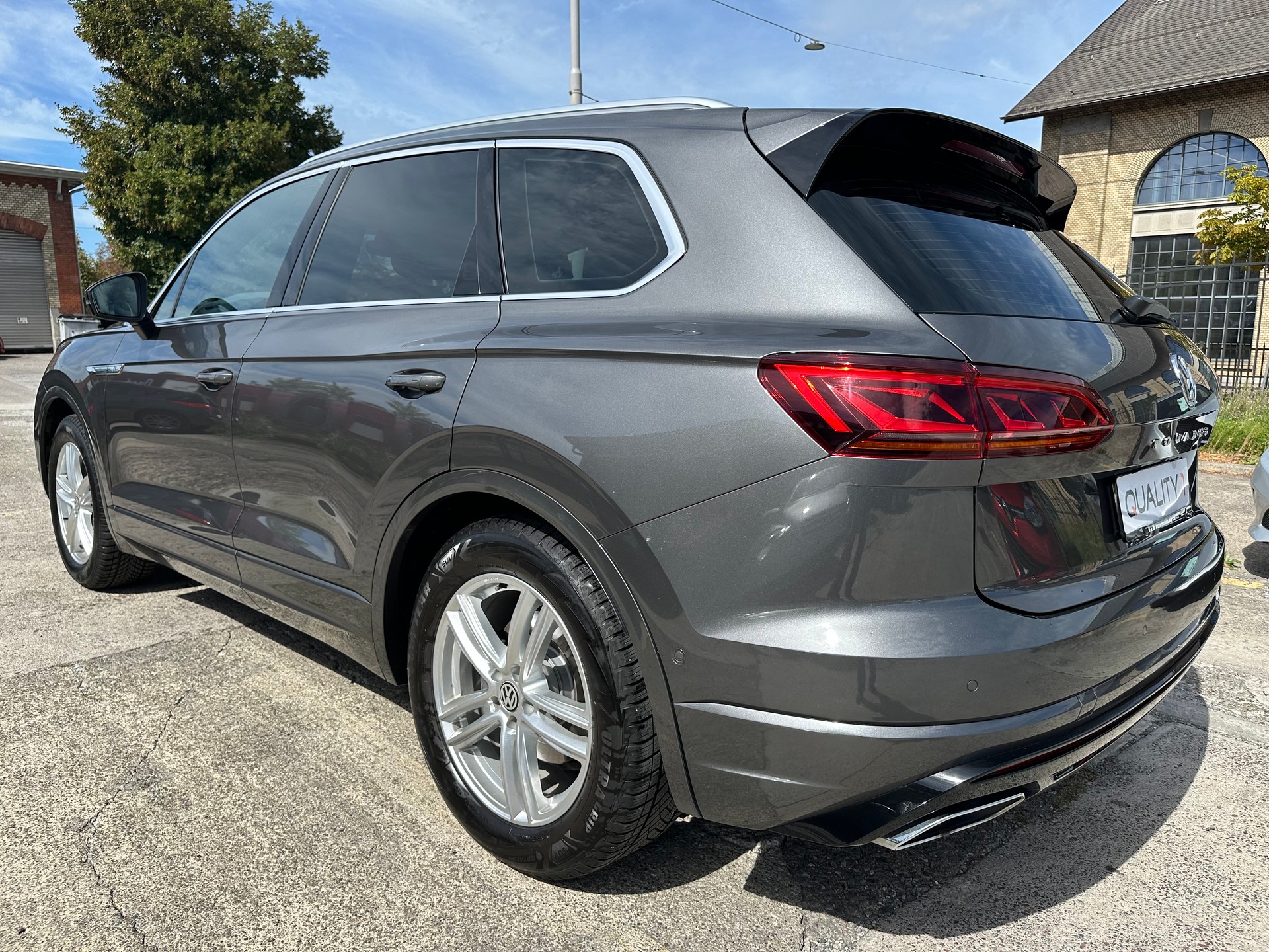 VW Touareg 3.0 TDI R Line Tiptronic-image-5