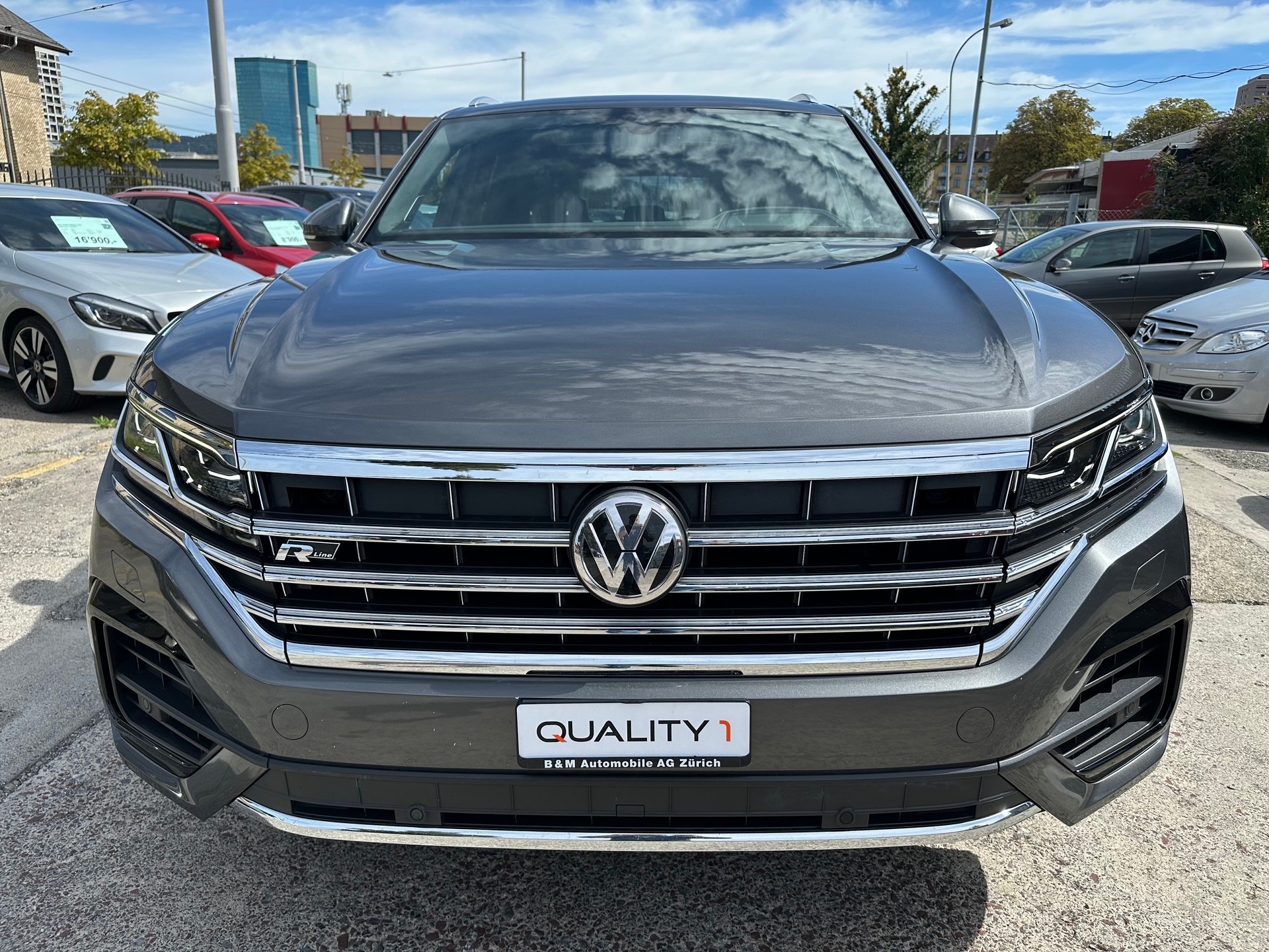 VW Touareg 3.0 TDI R Line Tiptronic-image-1