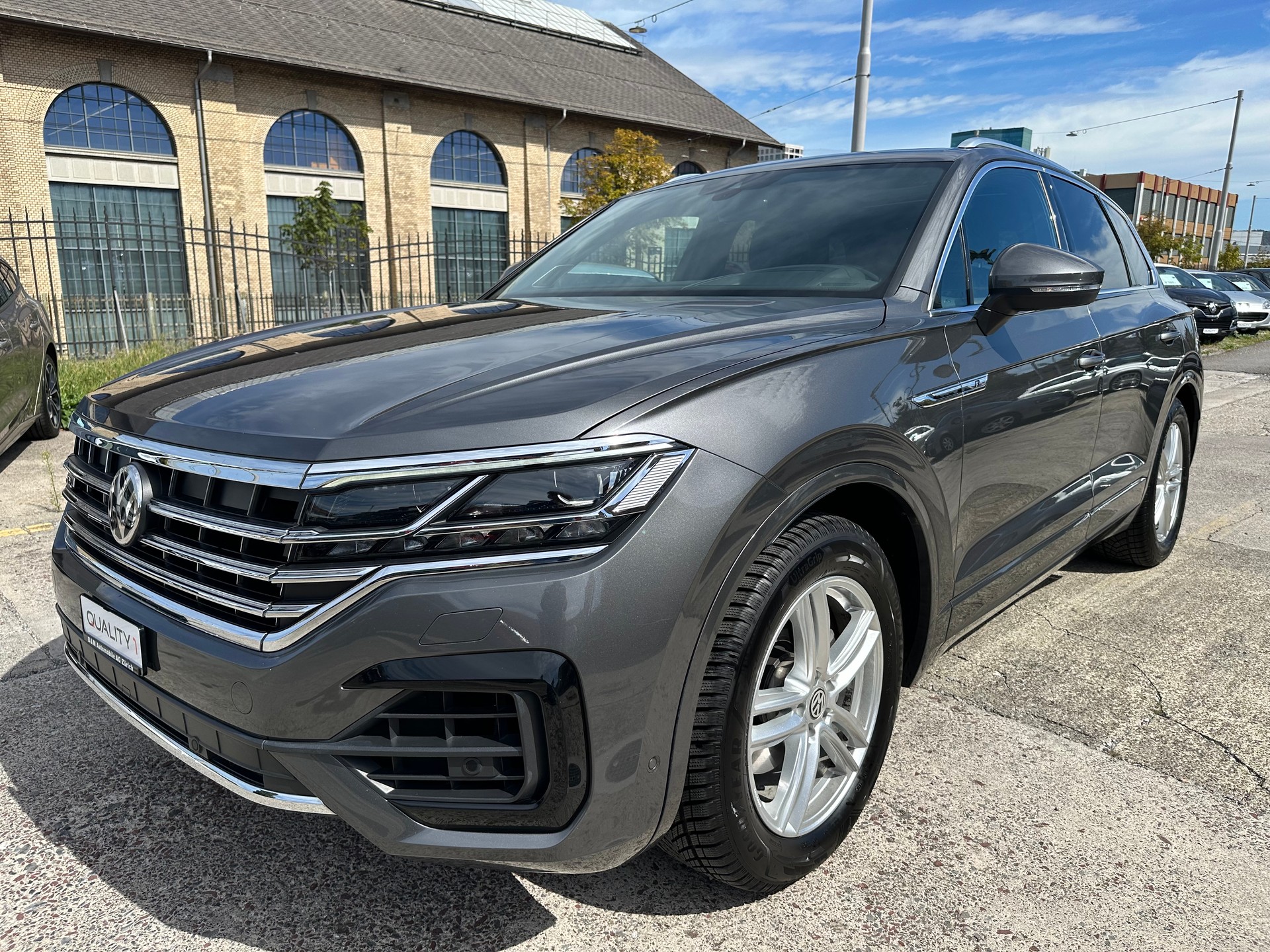 VW Touareg 3.0 TDI R Line Tiptronic-image-0