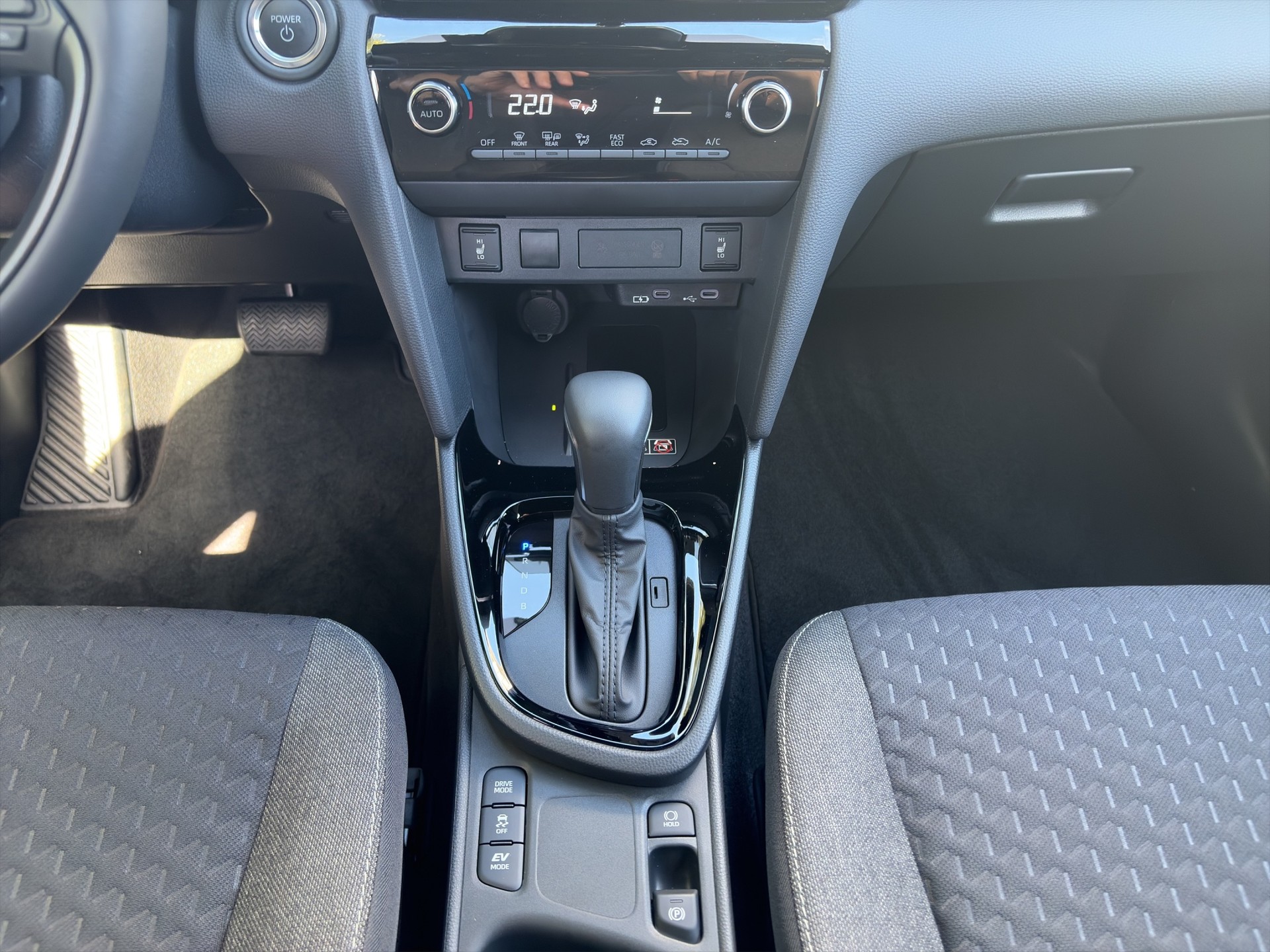 TOYOTA Yaris Cross 1.5 Trend e-CVT-image-12
