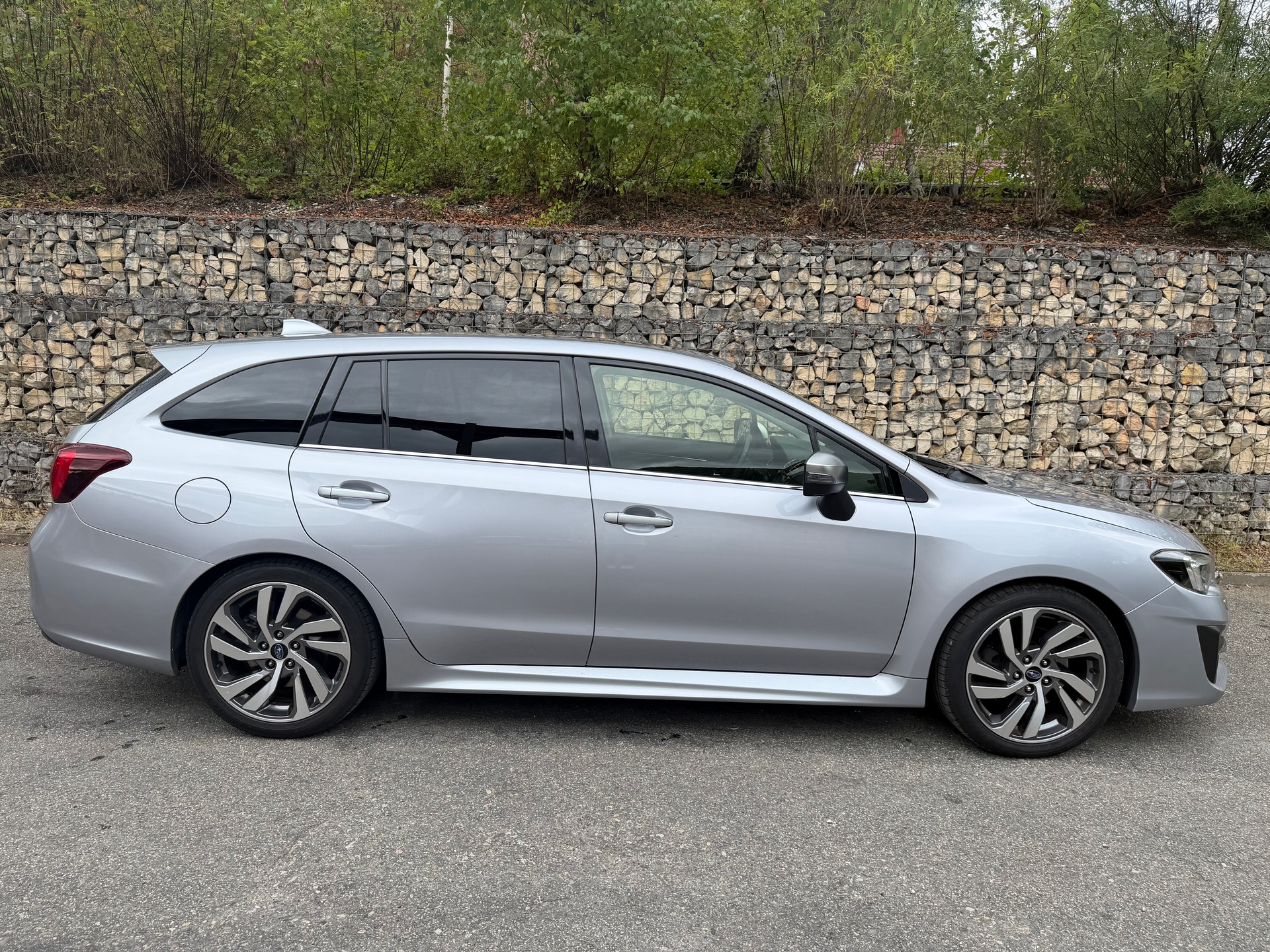 SUBARU Levorg 2.0i Advantage AWD Lineartronic-image-6