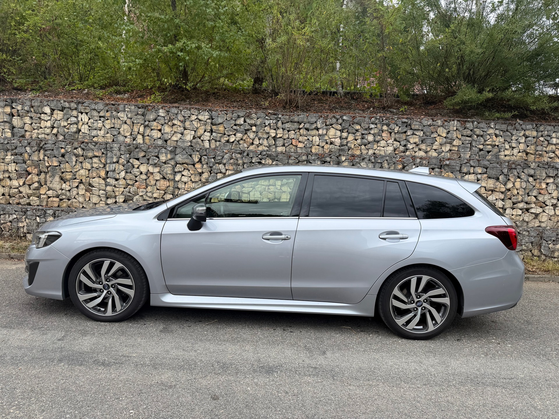 SUBARU Levorg 2.0i Advantage AWD Lineartronic-image-3