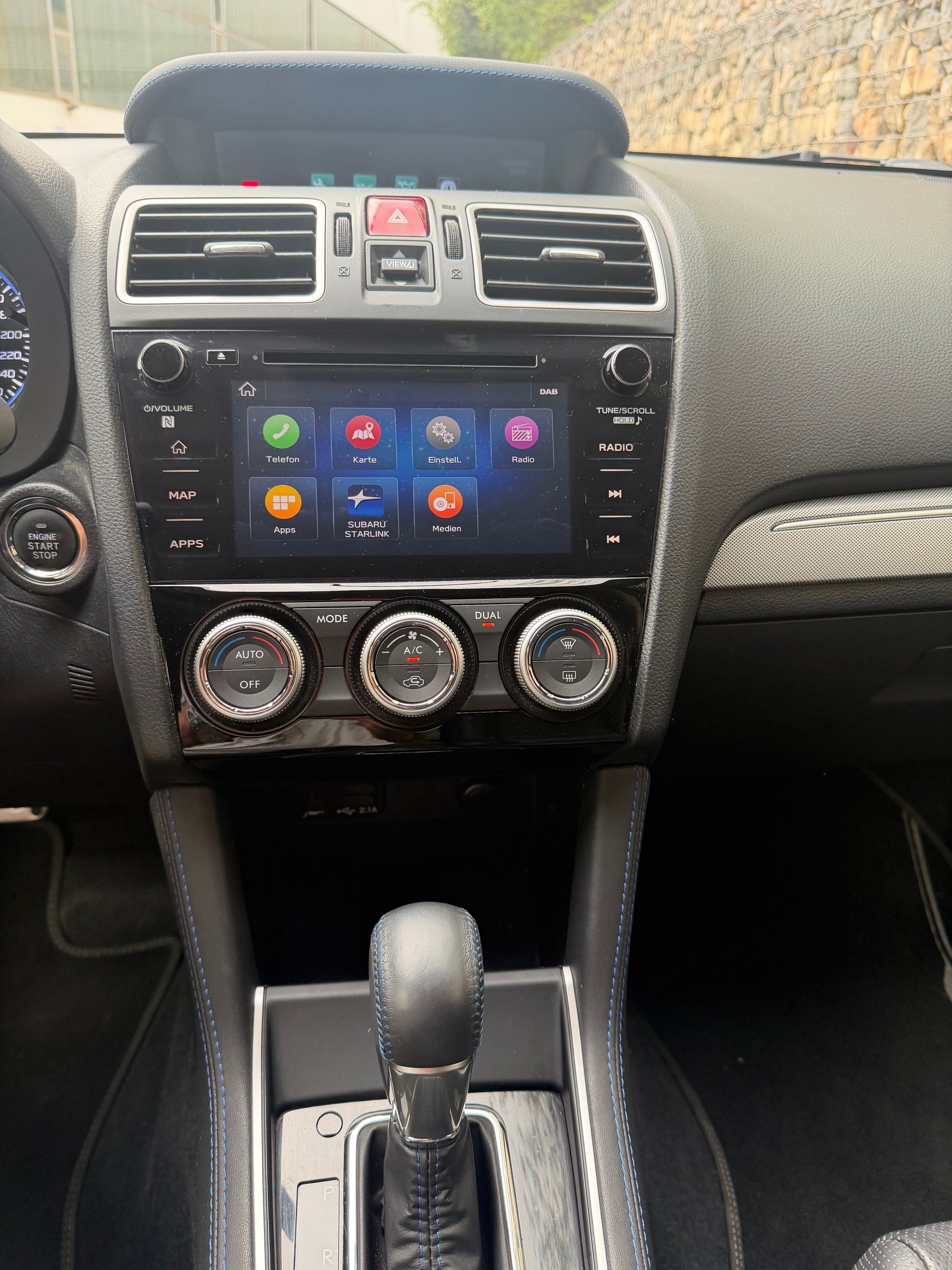 SUBARU Levorg 2.0i Advantage AWD Lineartronic-image-12