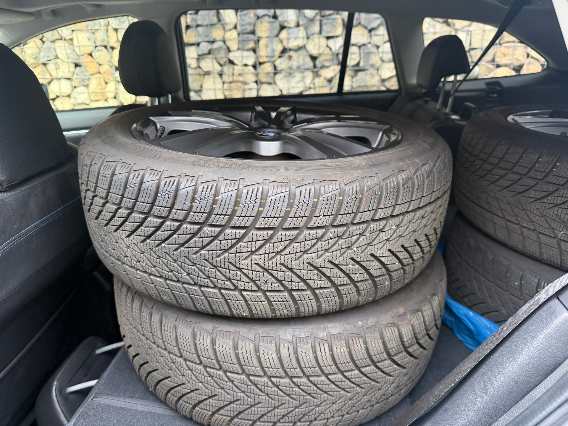 SUBARU Levorg 2.0i Advantage AWD Lineartronic-image-14