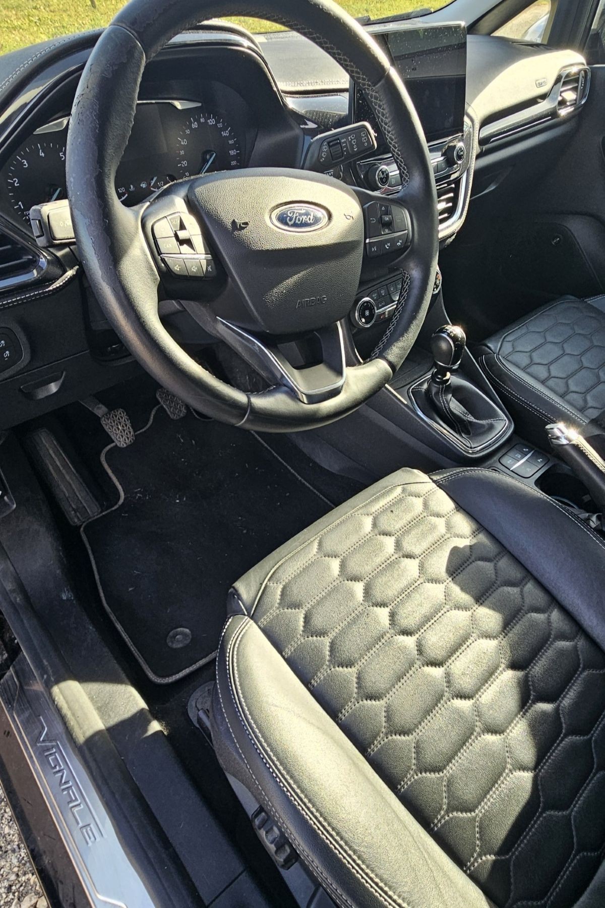 FORD 1.0 EcoB Hybrid Vignale-image-1
