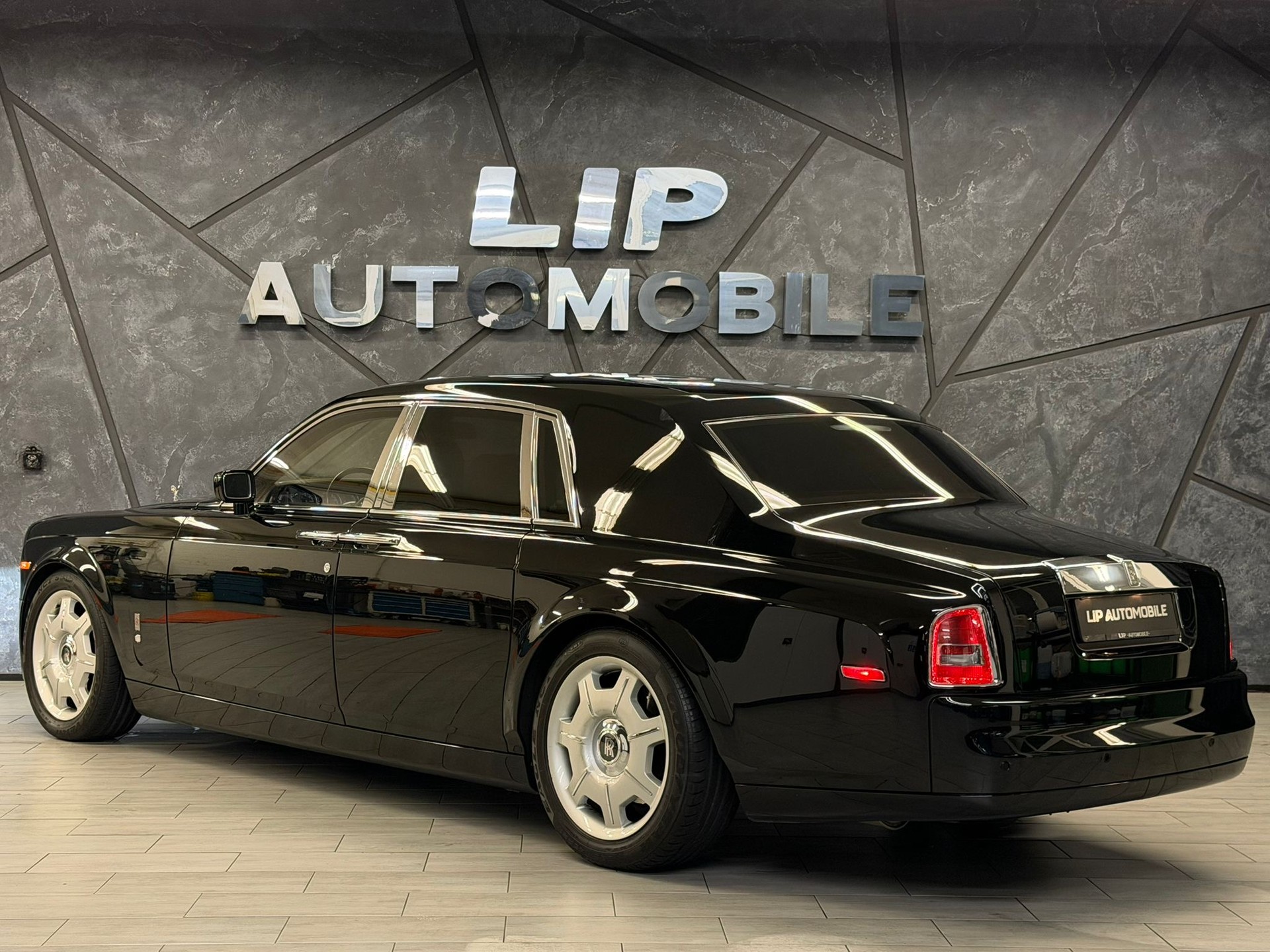 ROLLS-ROYCE Phantom 6.7 V12-image-7