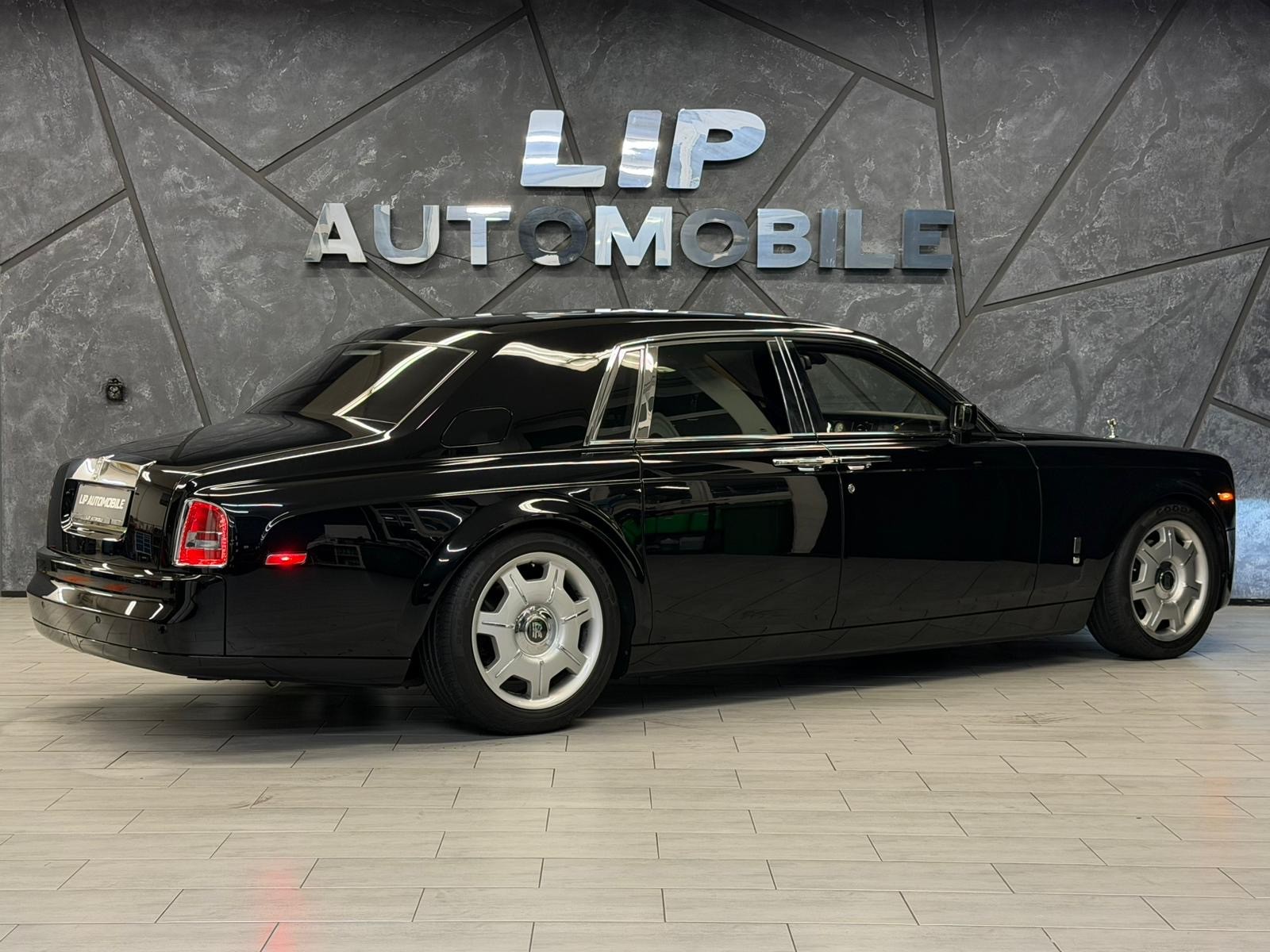 ROLLS-ROYCE Phantom 6.7 V12-image-5