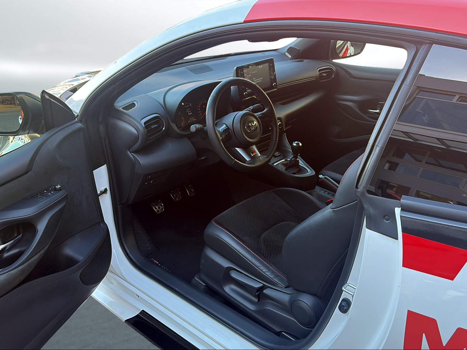 TOYOTA GR Yaris 1.6 Turbo Sport 4x4-image-4