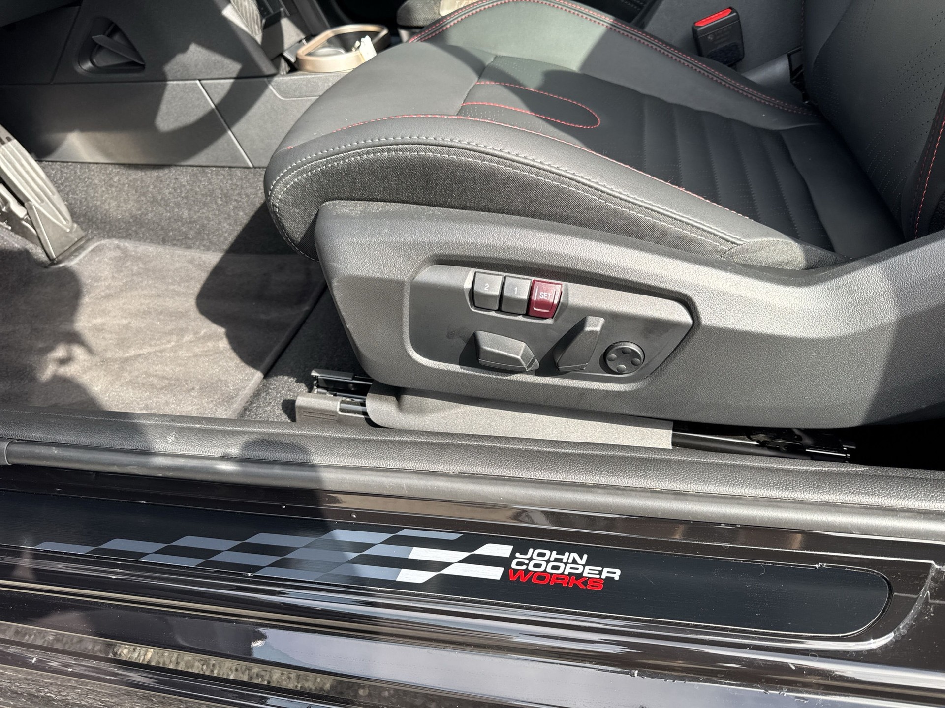MINI Cooper John Cooper Works Cabriolet DKG-image-18
