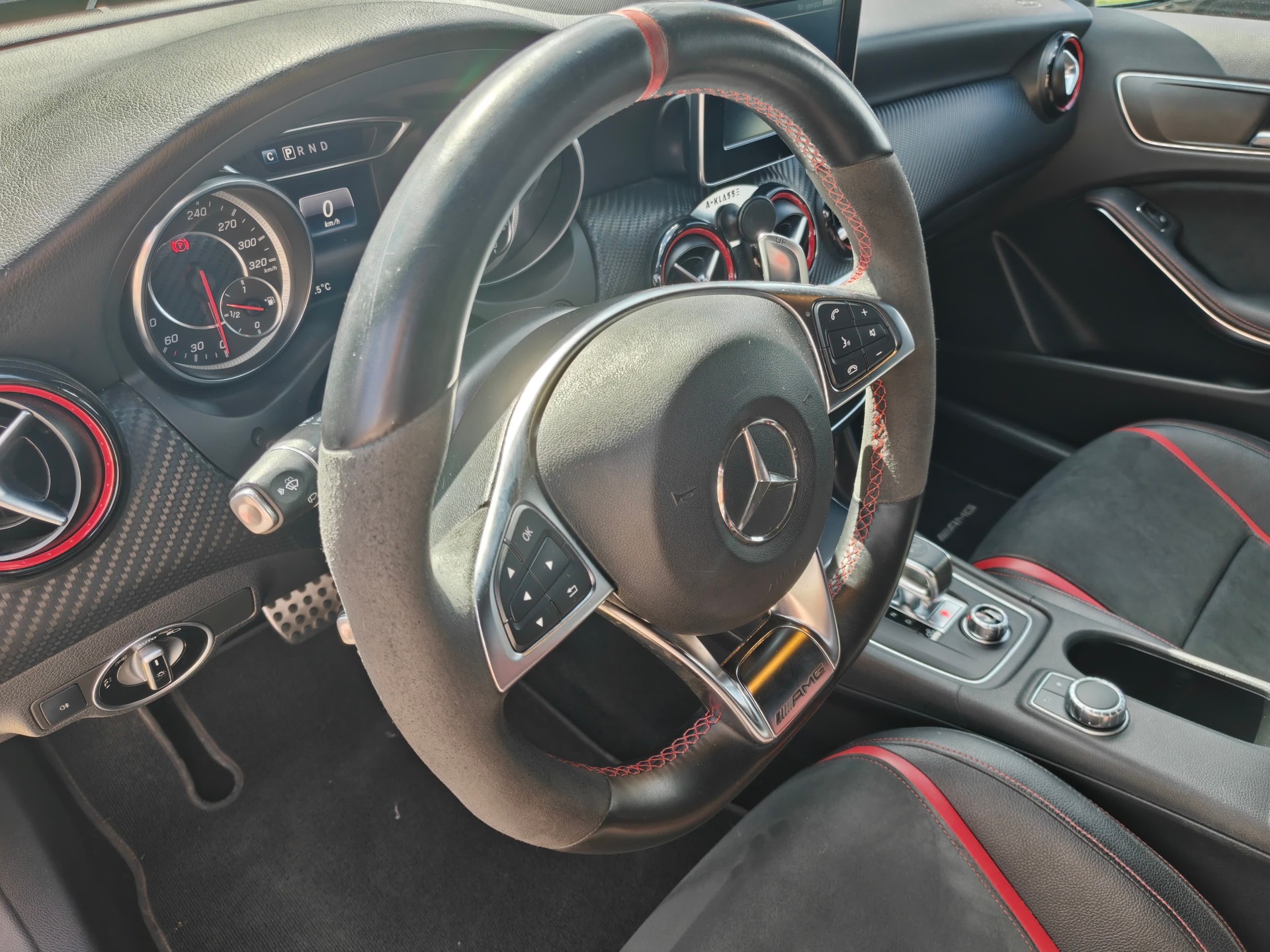 MERCEDES-BENZ A 45 AMG 4m-image-11
