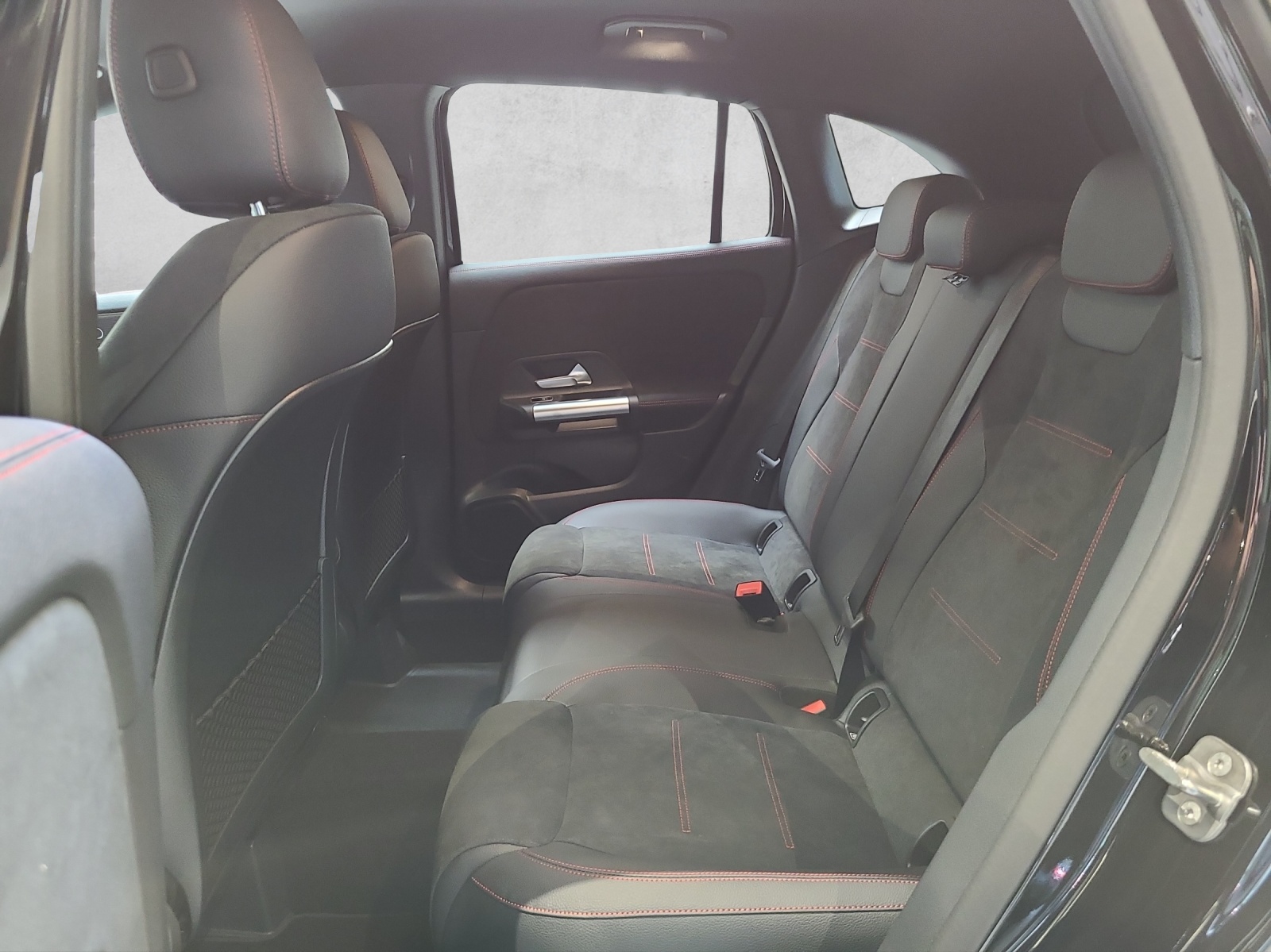 MERCEDES-BENZ GLA 220 AMG 4M H247-image-2