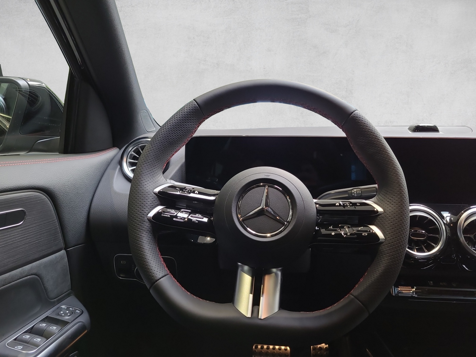 MERCEDES-BENZ GLA 220 AMG 4M H247-image-4