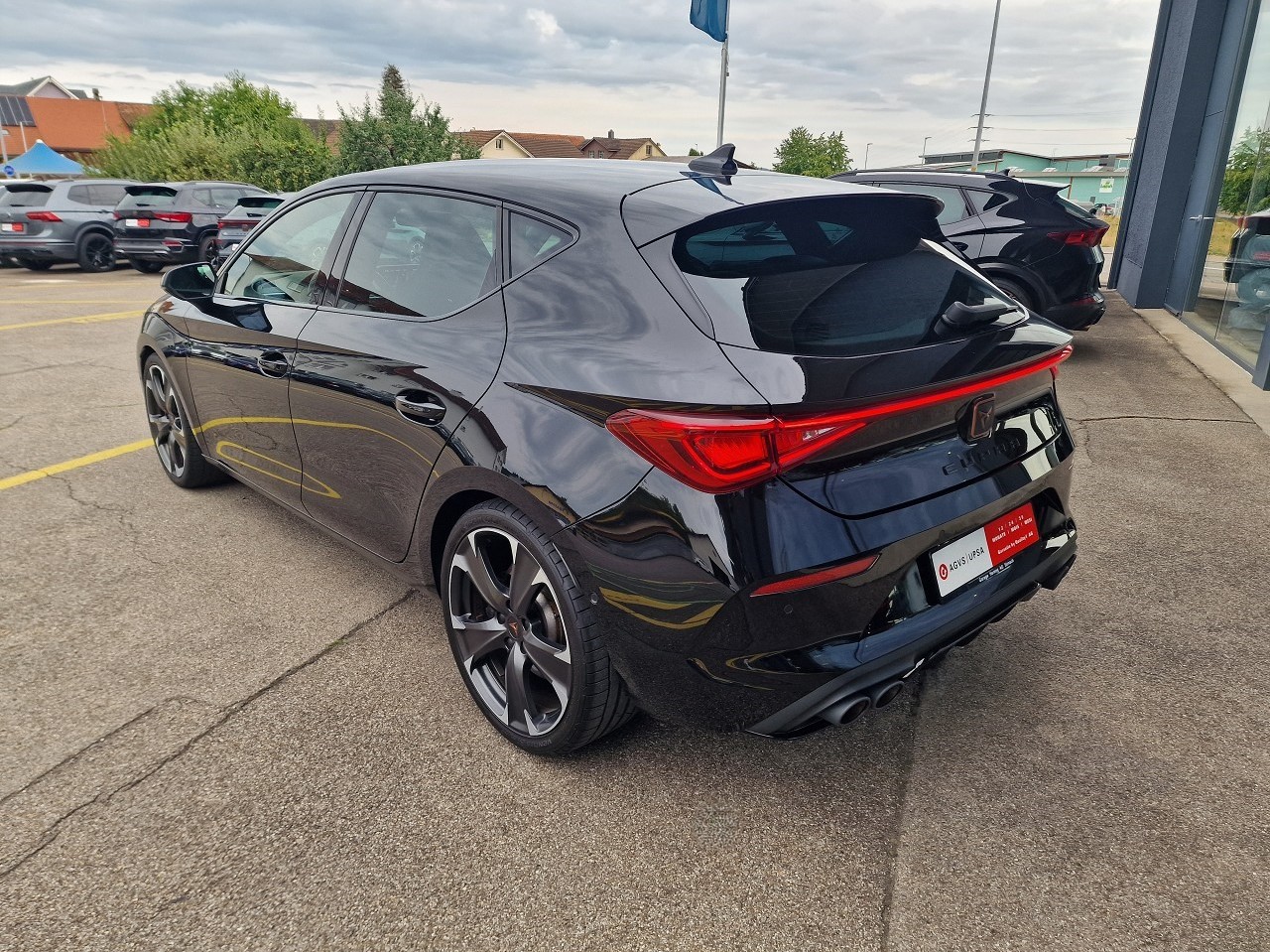 CUPRA LEON VZ 2.0 TSI DSG-image-3